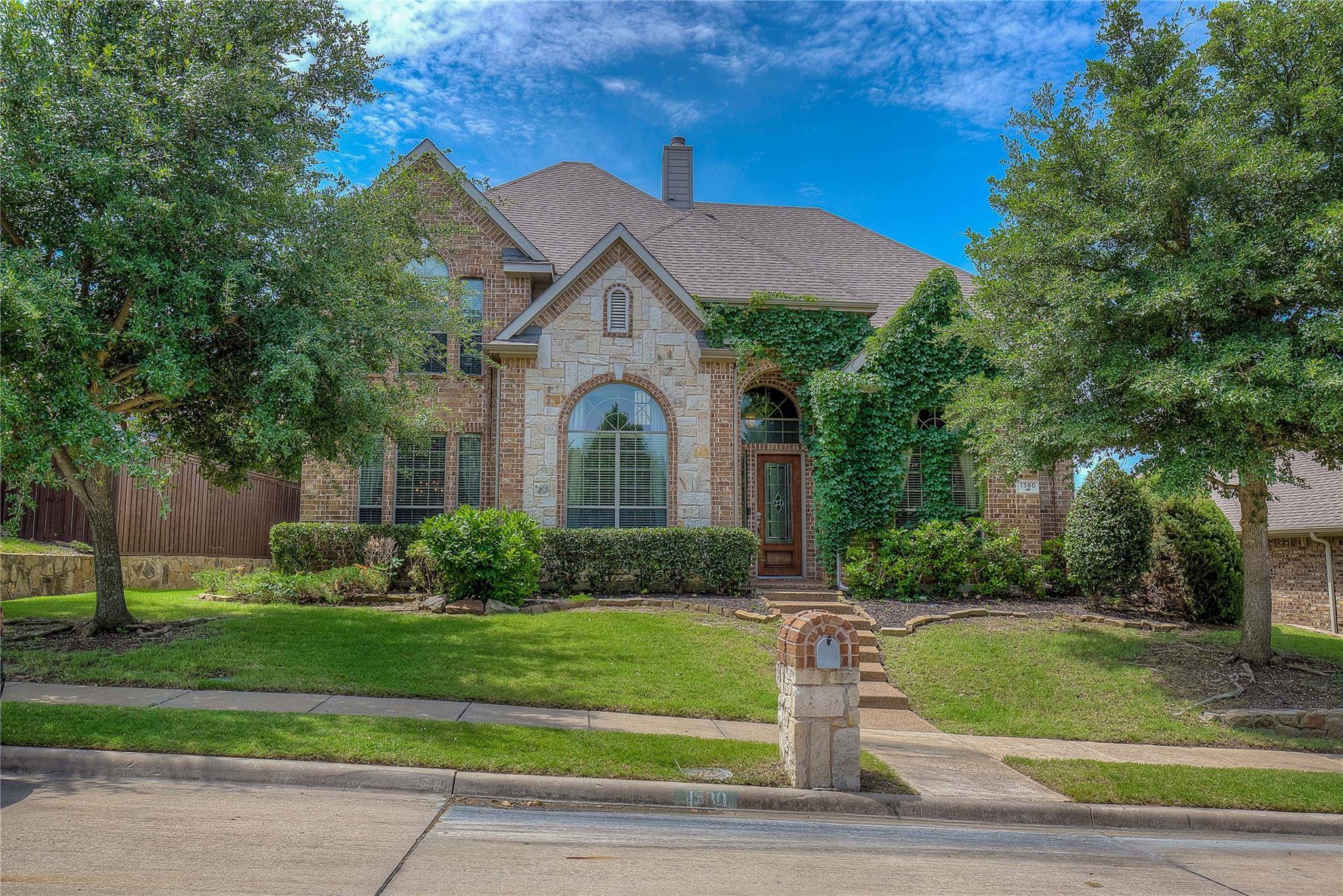 Rockwall, TX 75087,1380 Riverside Oaks Drive