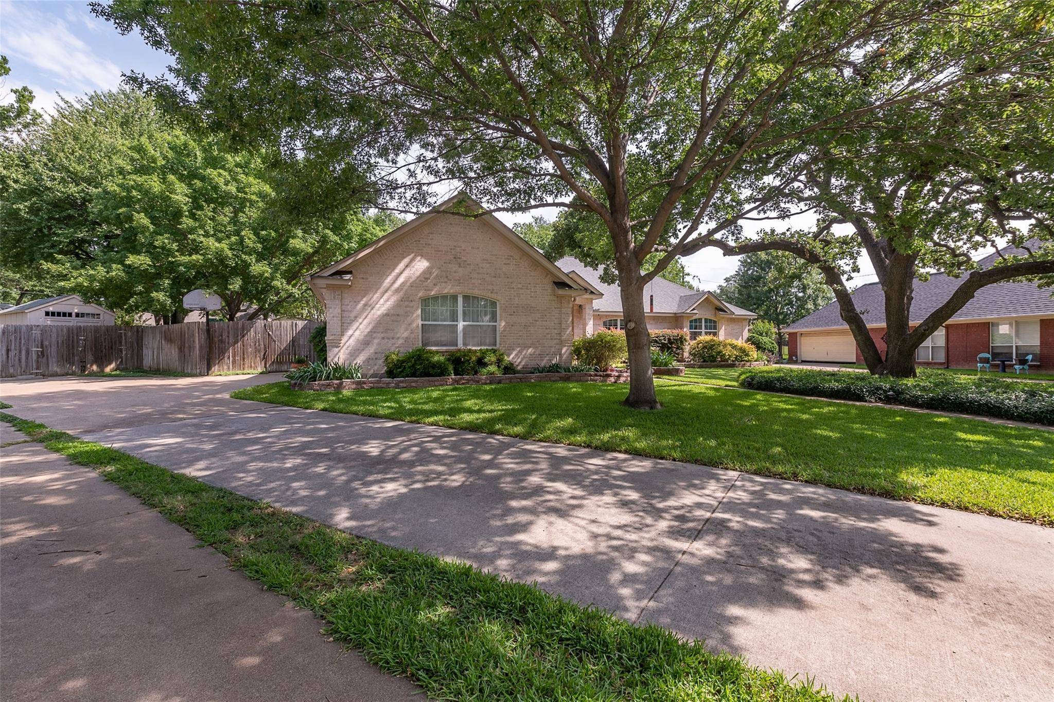 Mansfield, TX 76063,1119 Shady Oak Trail