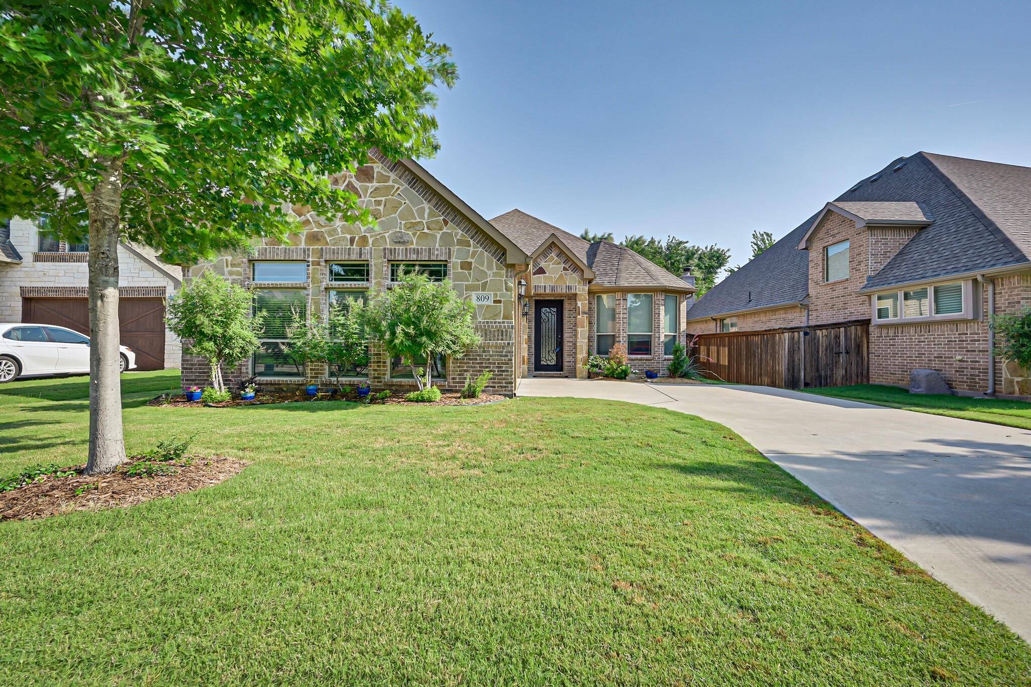 Mansfield, TX 76063,809 Acadia Street