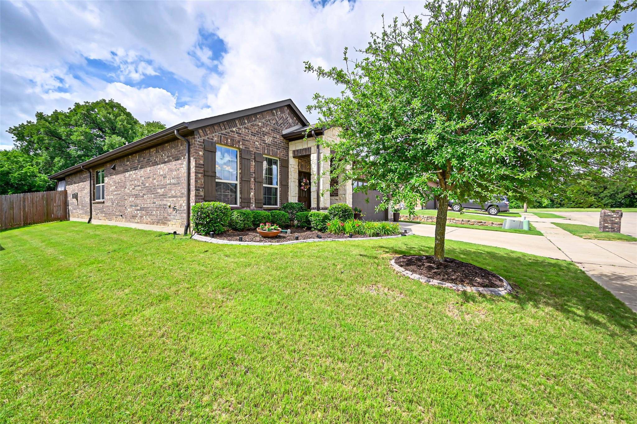 Arlington, TX 76002,502 Corbin Drive