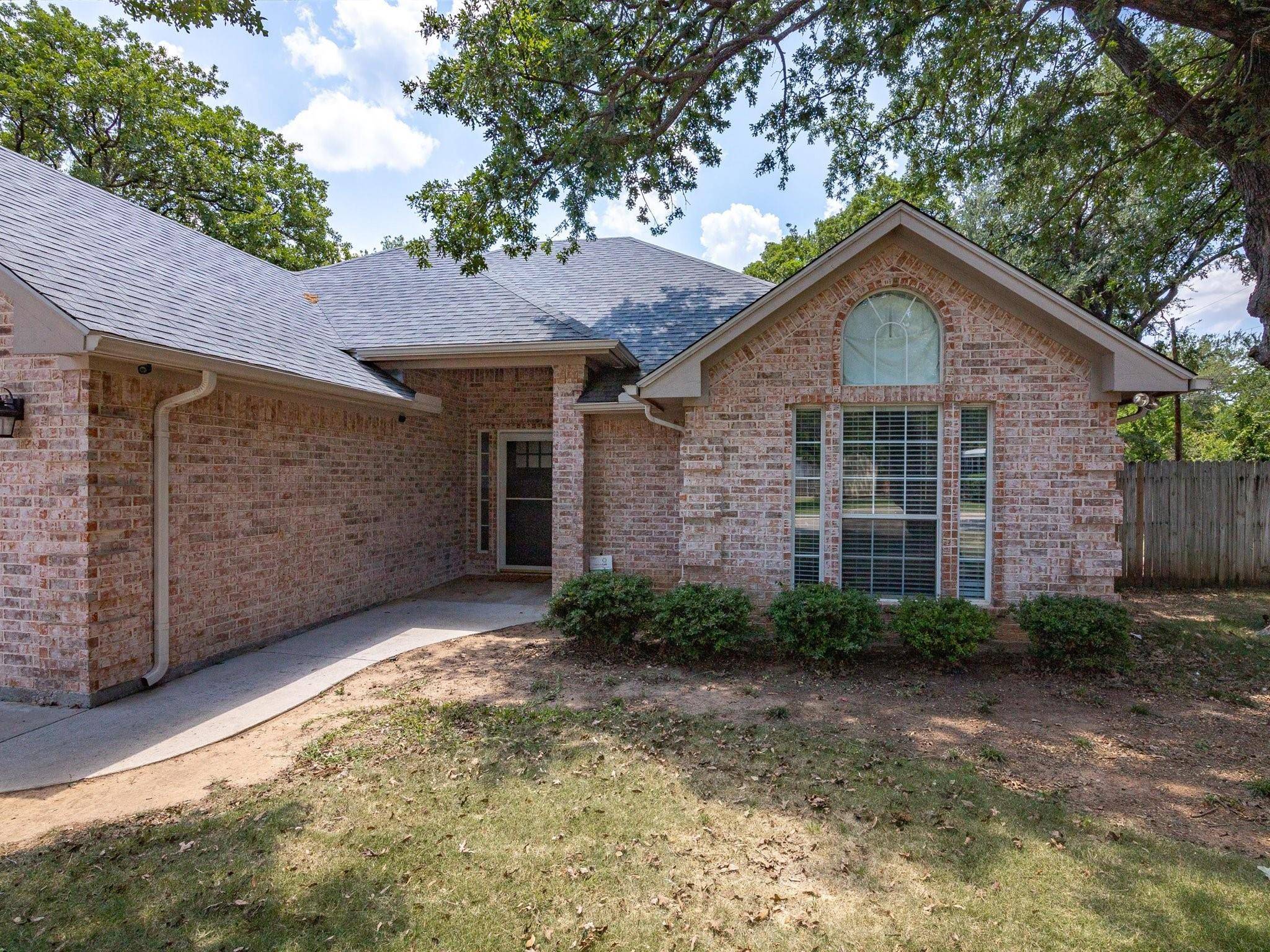 Bridgeport, TX 76426,807 Shady Oaks Drive