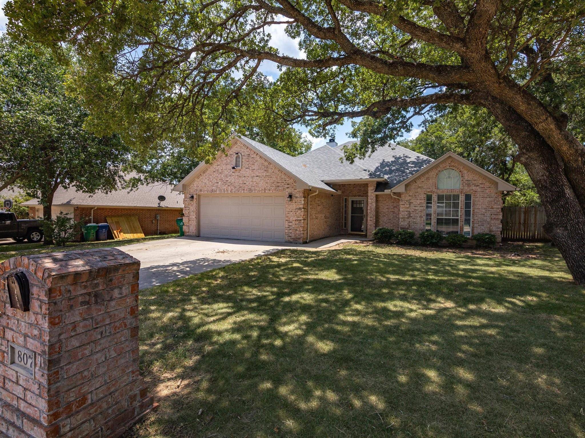 Bridgeport, TX 76426,807 Shady Oaks Drive