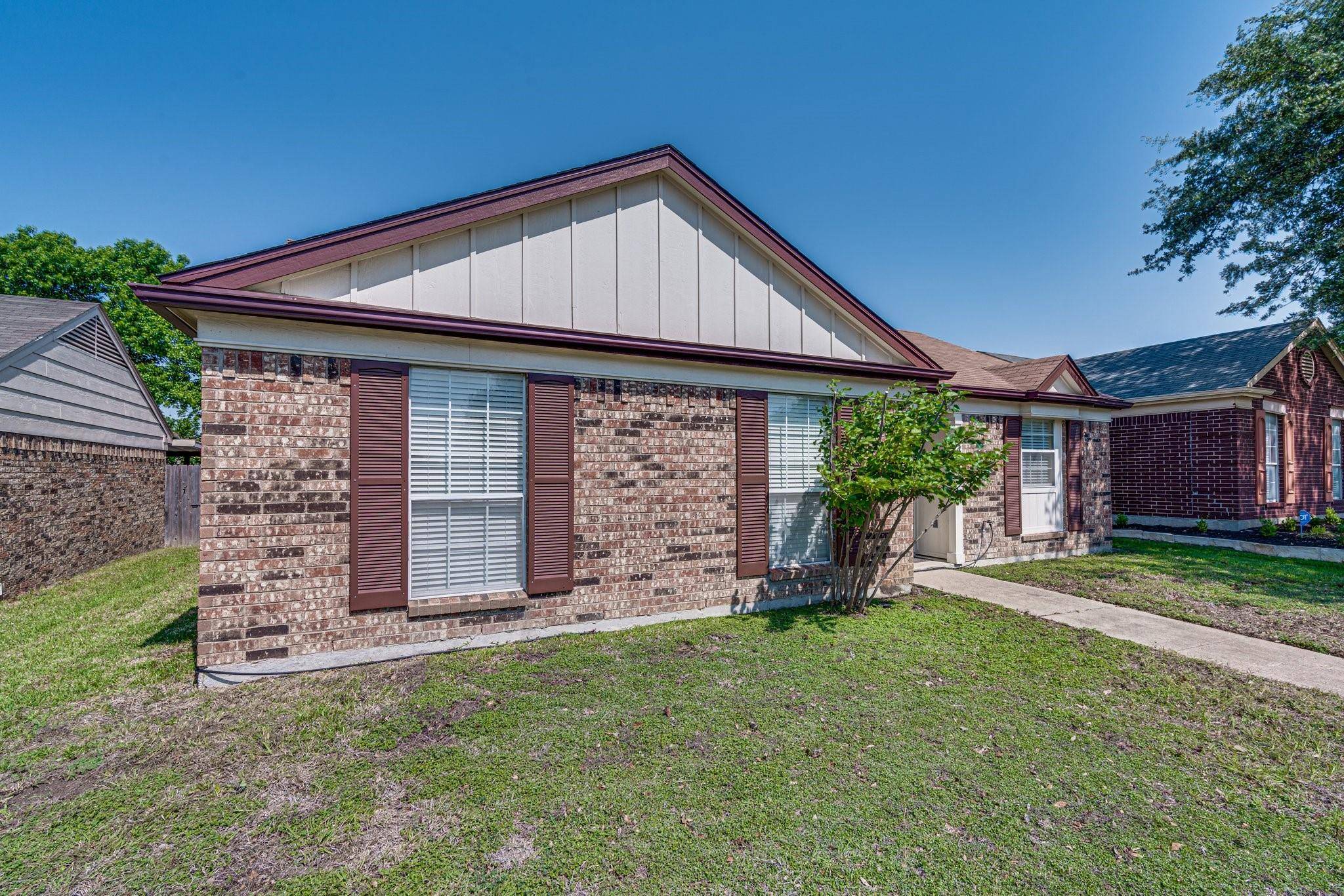 Arlington, TX 76018,5402 Yaupon Drive