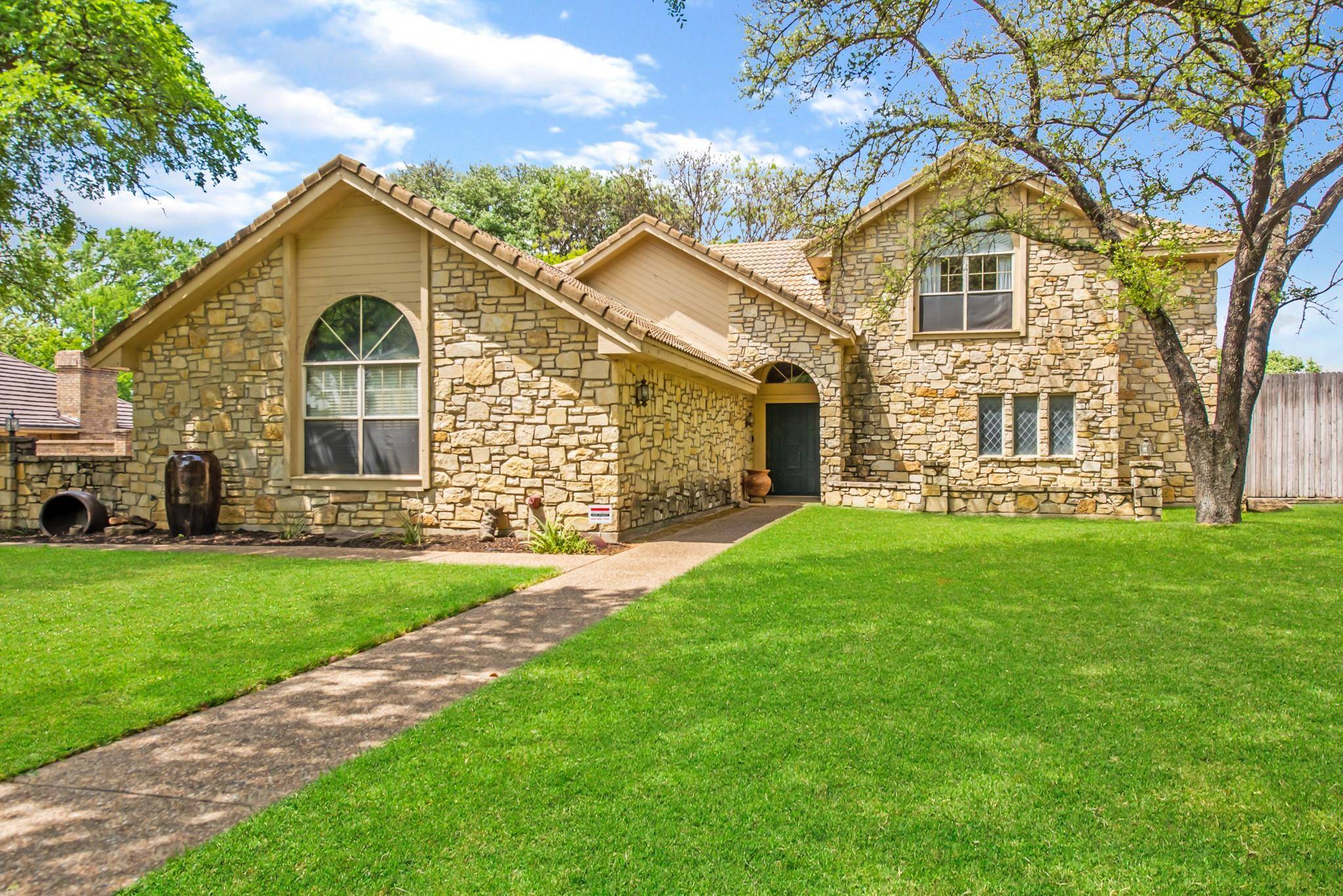 Arlington, TX 76006,2111 Shadow Ridge Drive