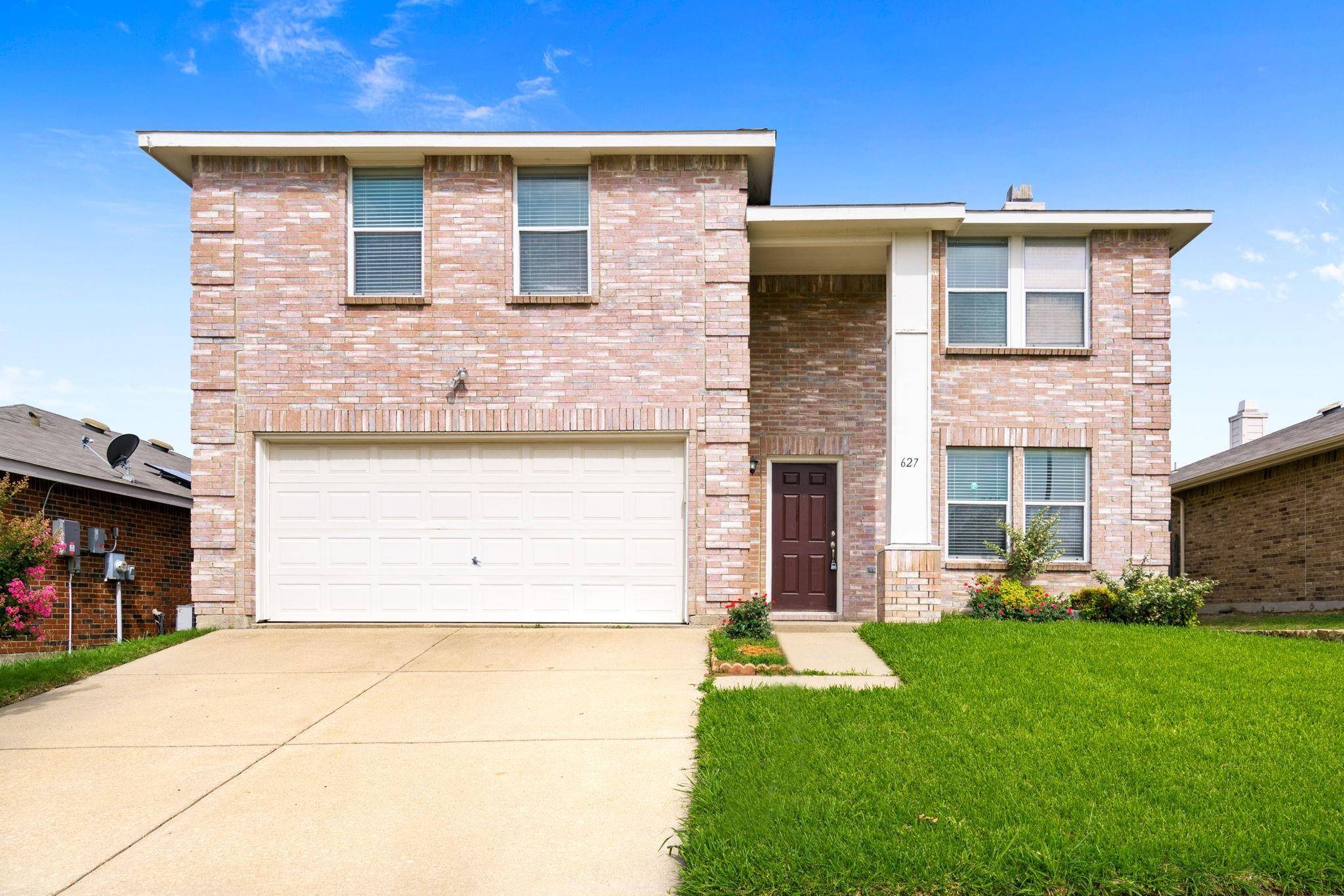 Arlington, TX 76002,627 Almandora Drive