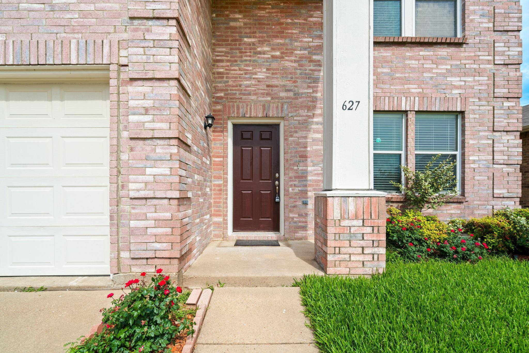 Arlington, TX 76002,627 Almandora Drive