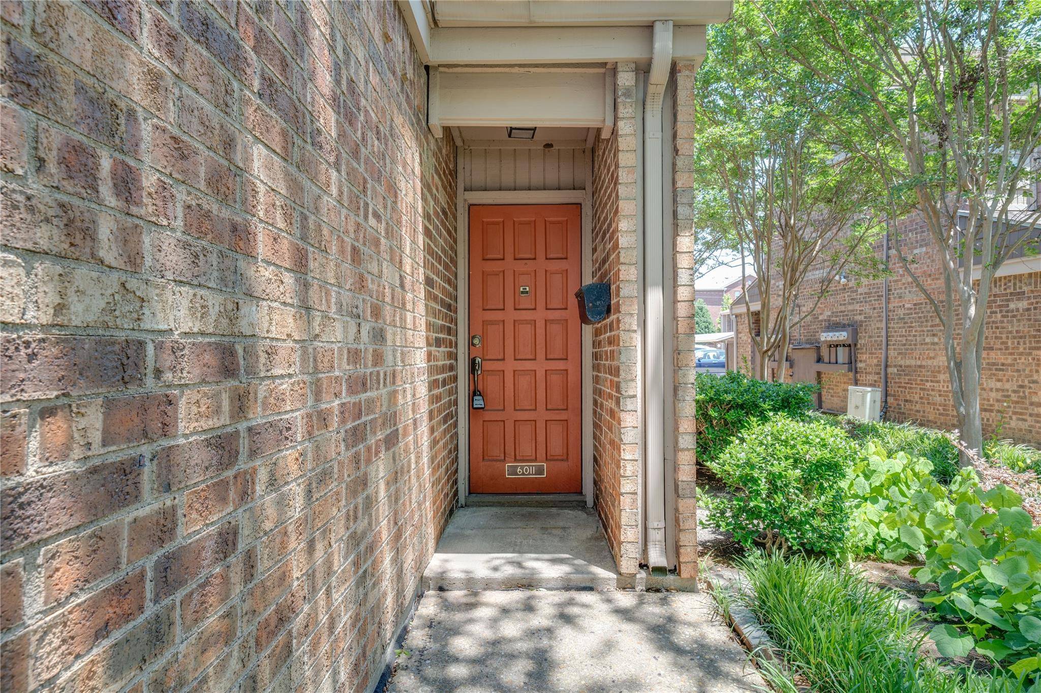 Dallas, TX 75206,6011 Milton Street #135