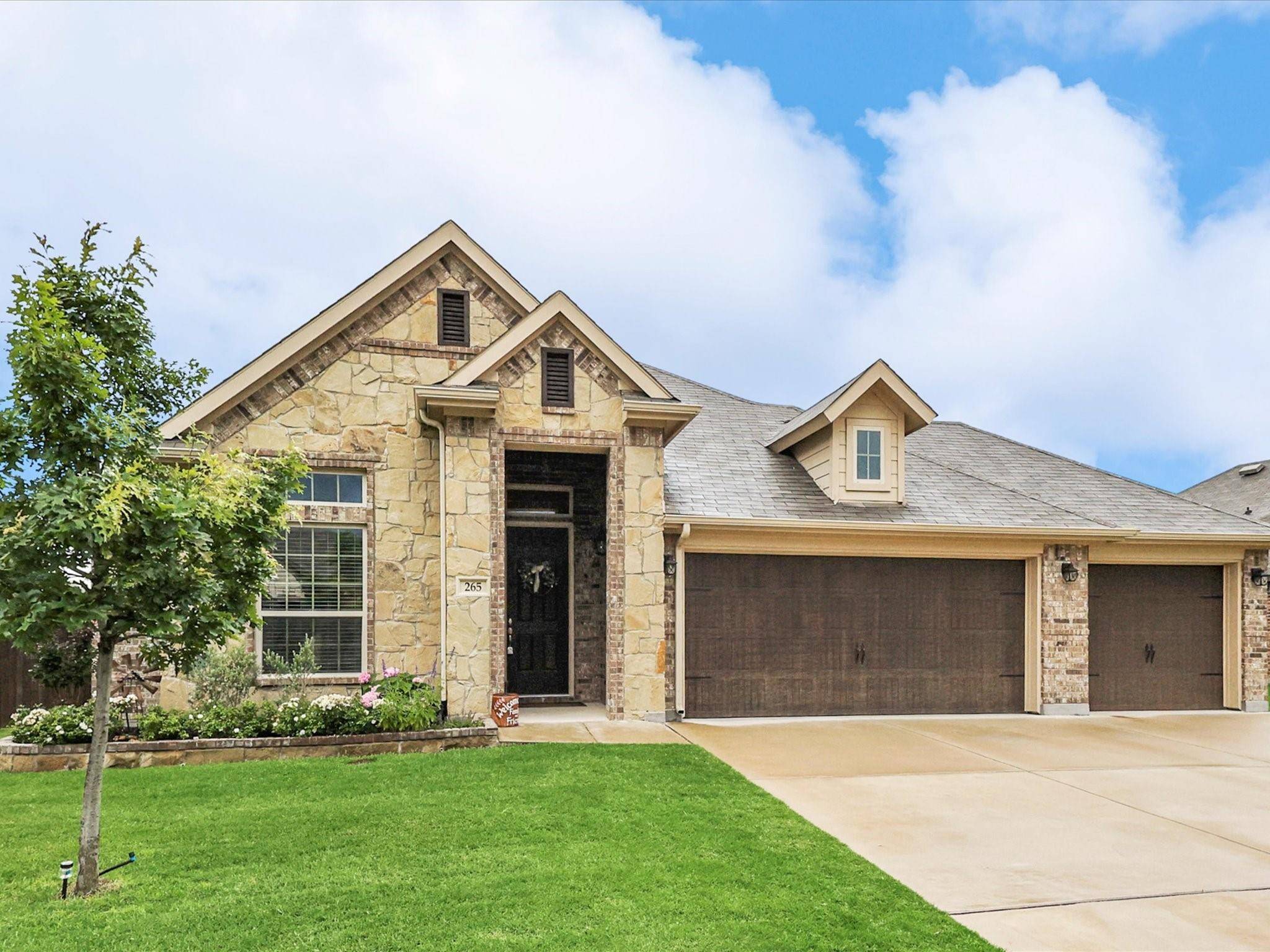 Justin, TX 76247,265 Pine Crest Drive