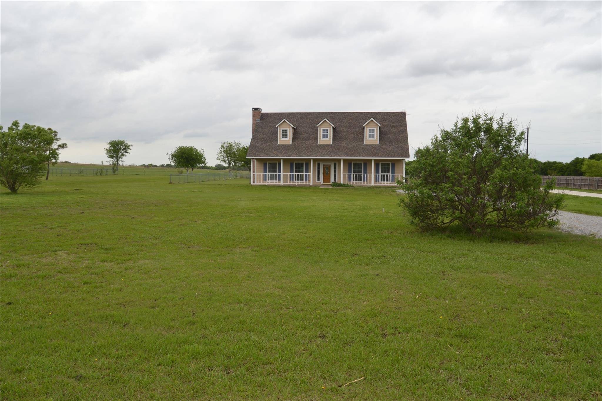 Howe, TX 75459,392 Old Highway 6