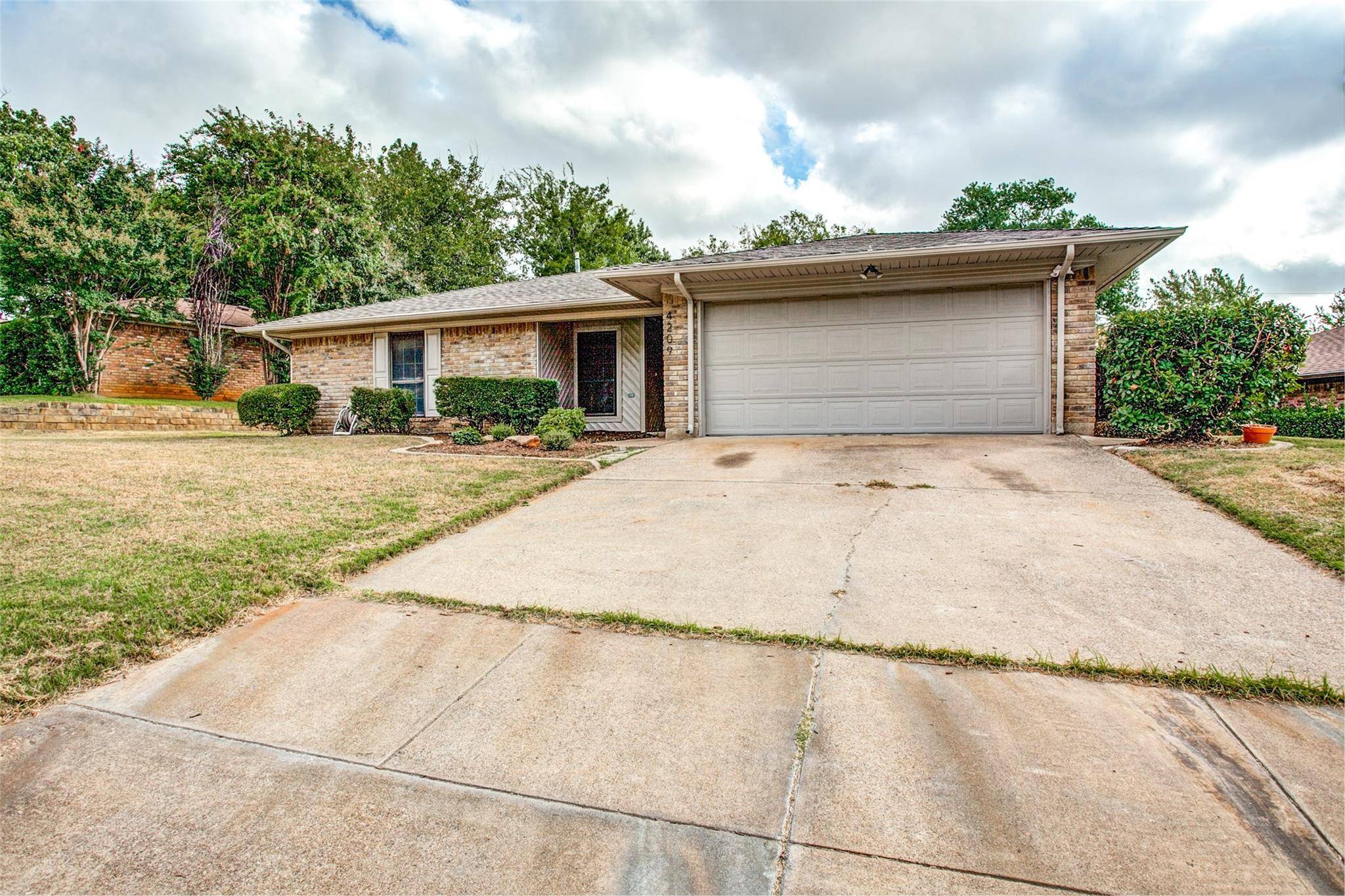 Arlington, TX 76016,4209 Pleasant Hill Drive