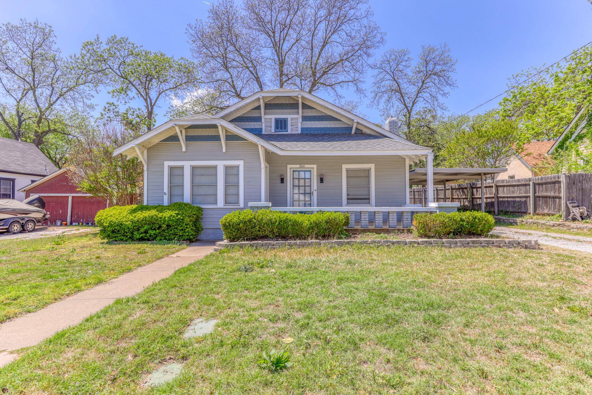 Weatherford, TX 76086,204 S Waco Street