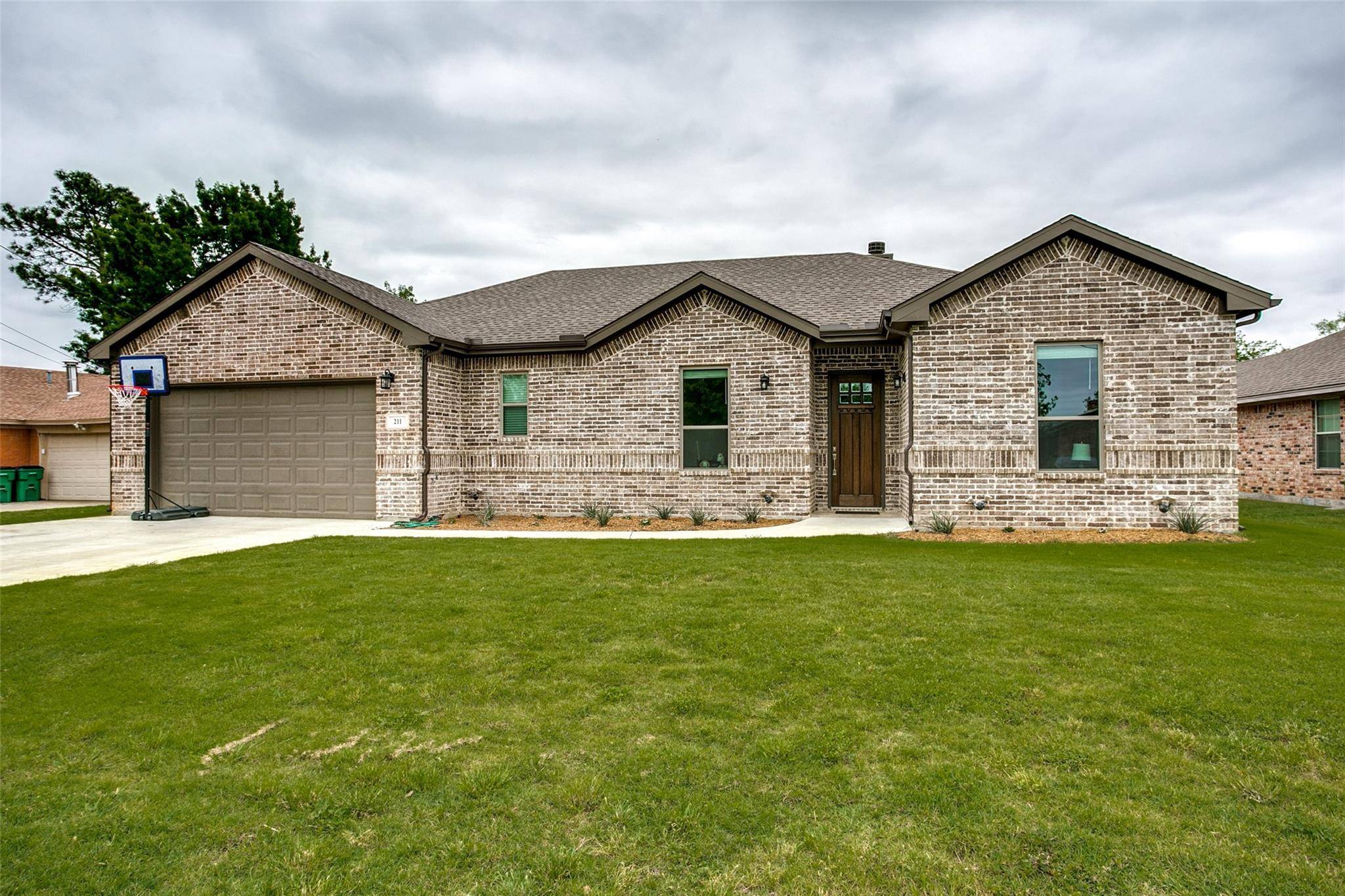 Runaway Bay, TX 76426,211 Runaway Bay Drive