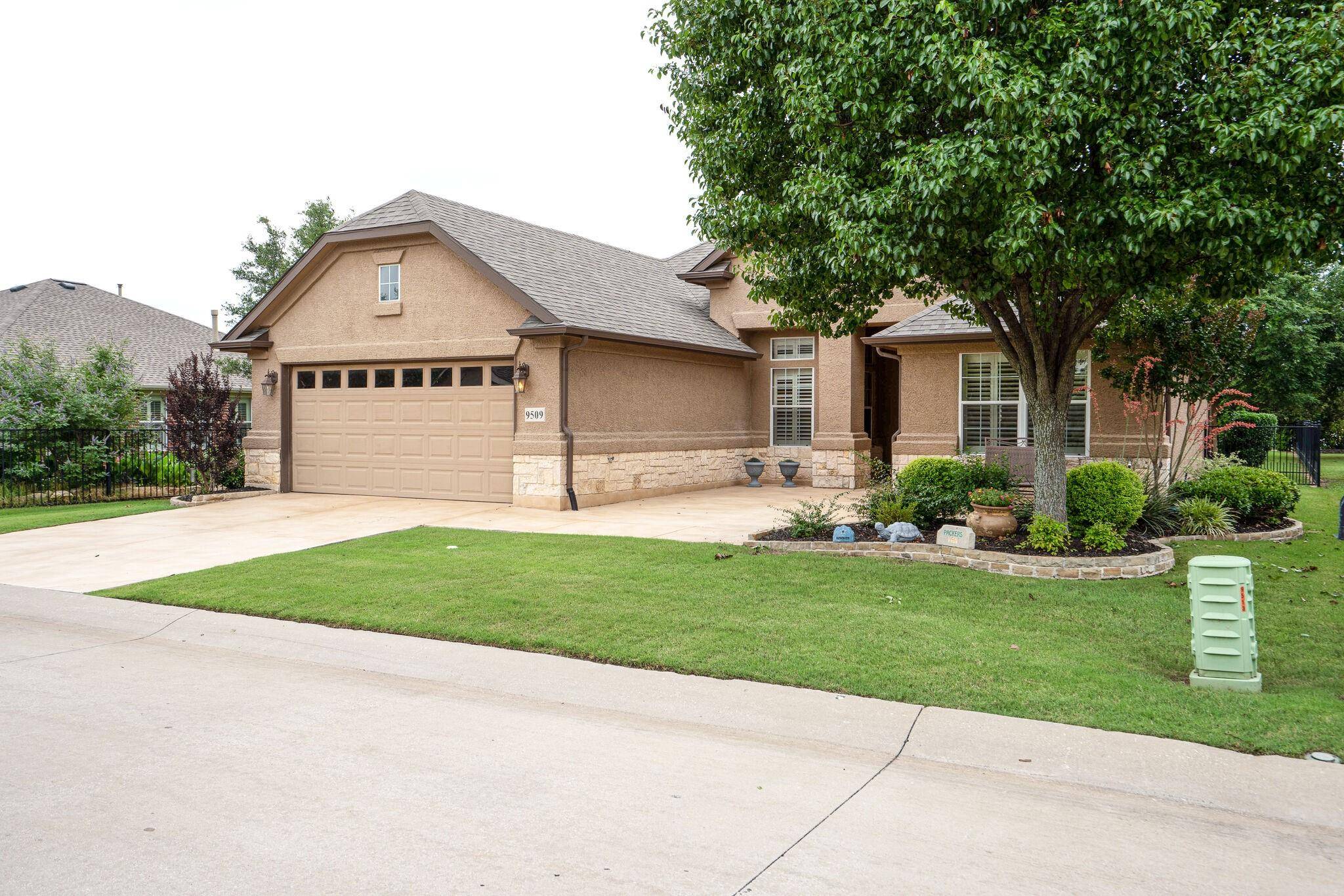 Denton, TX 76207,9509 Orangewood Trail