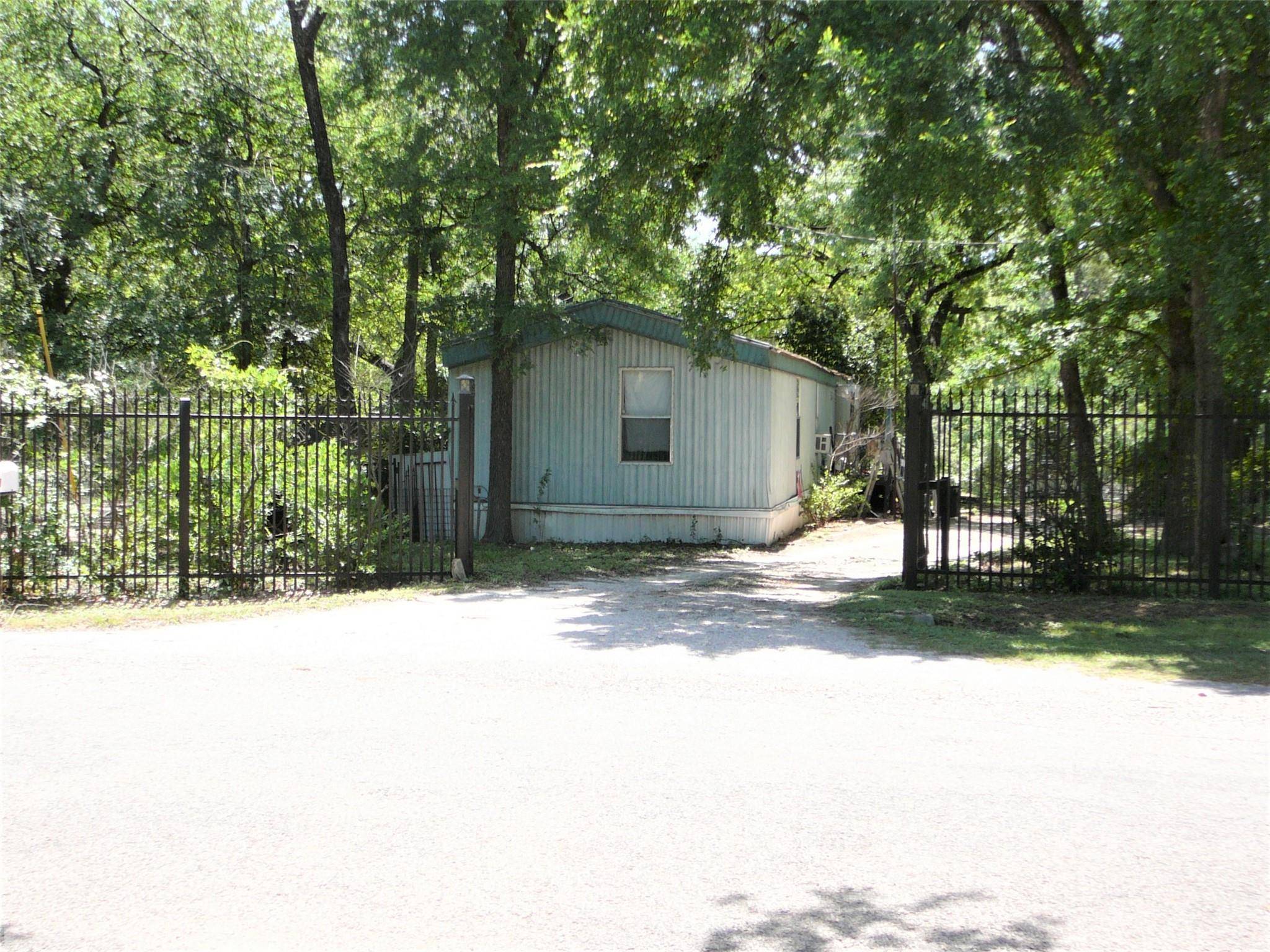 Granbury, TX 76048,3017 E Briarwood Street