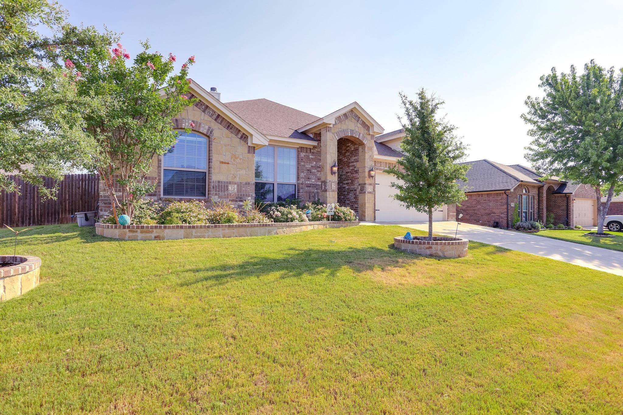 Saginaw, TX 76179,660 Fossil Wood Drive