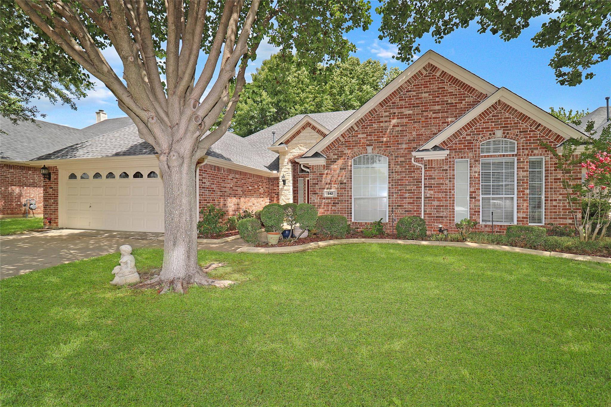 Grand Prairie, TX 75052,542 Queens Way