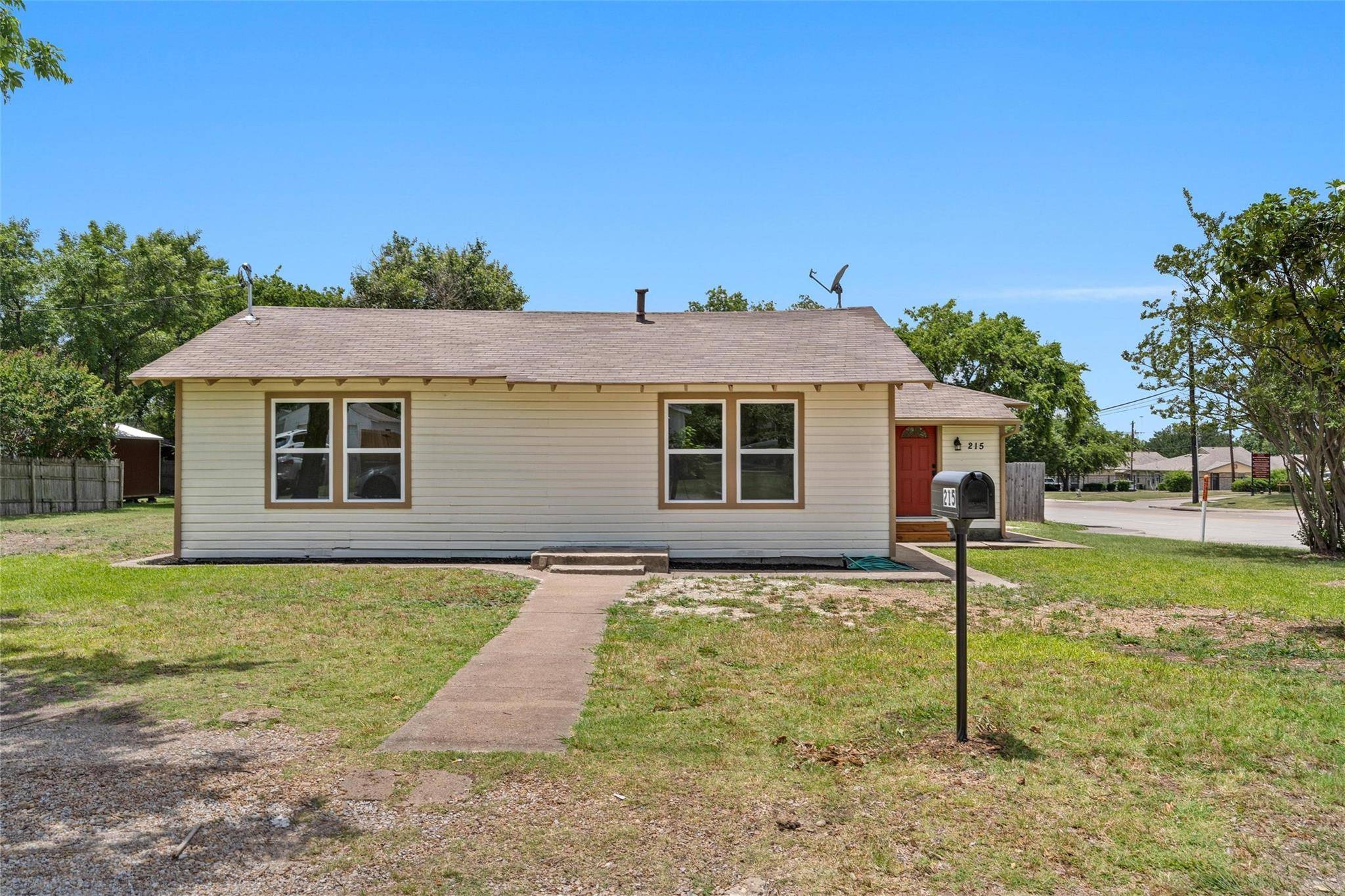 Red Oak, TX 75154,215 N Summit Street