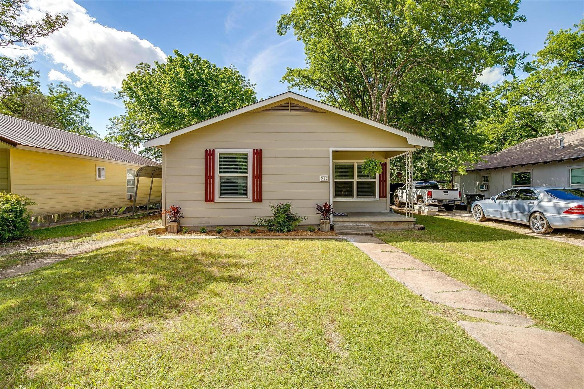 Cleburne, TX 76033,310 Turner Street