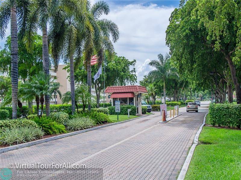 Pembroke Pines, FL 33025,9800 N Hollybrook Lake Dr  #205