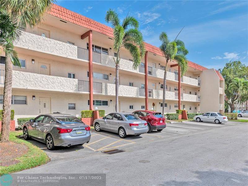 Pembroke Pines, FL 33025,9800 N Hollybrook Lake Dr  #205