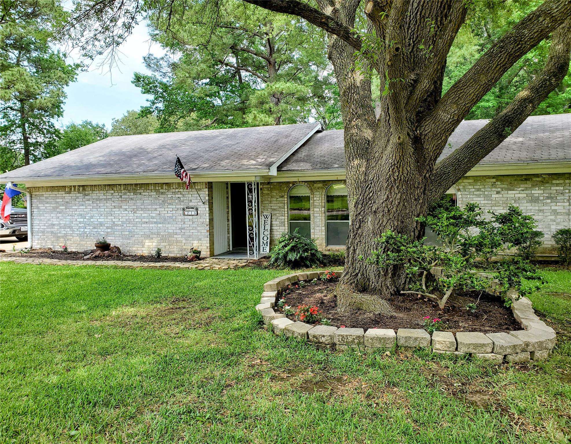 Gilmer, TX 75645,216 Mockingbird Lane