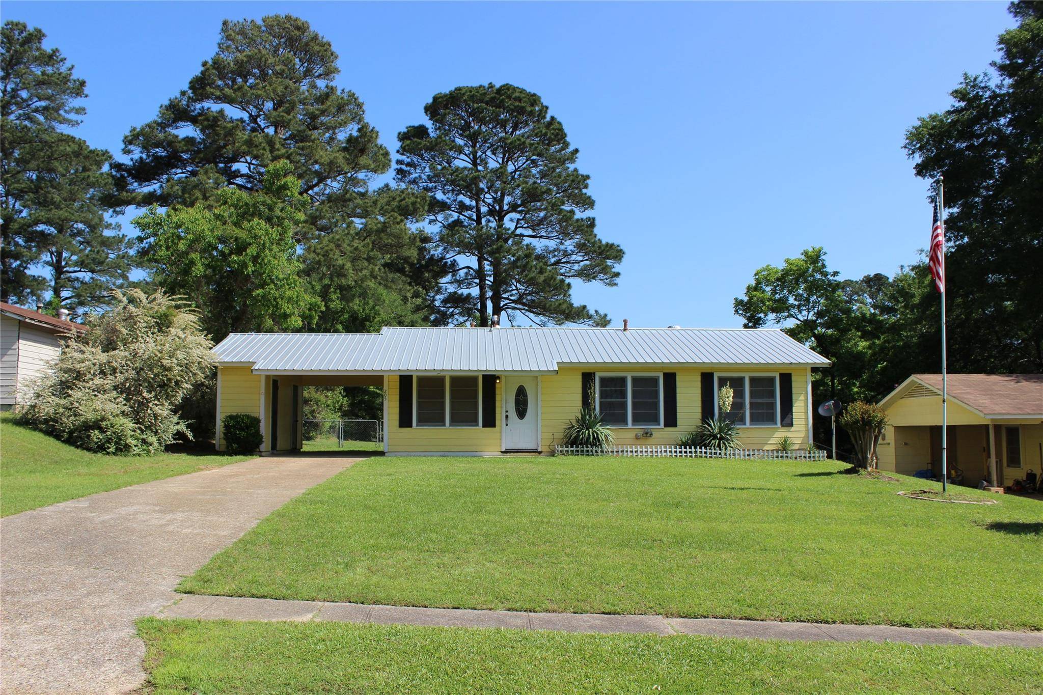 Minden, LA 71055,205 Mary Drive