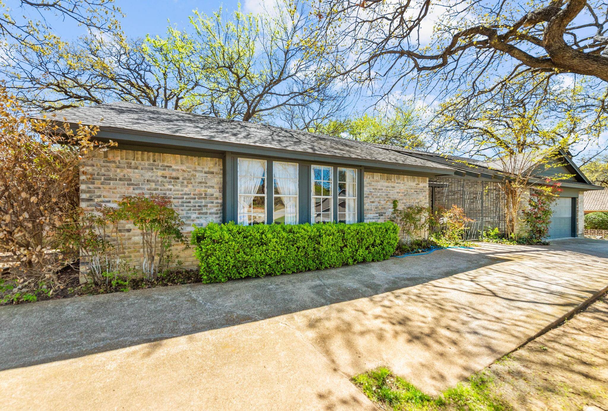 Arlington, TX 76013,2816 Lakeshore Drive