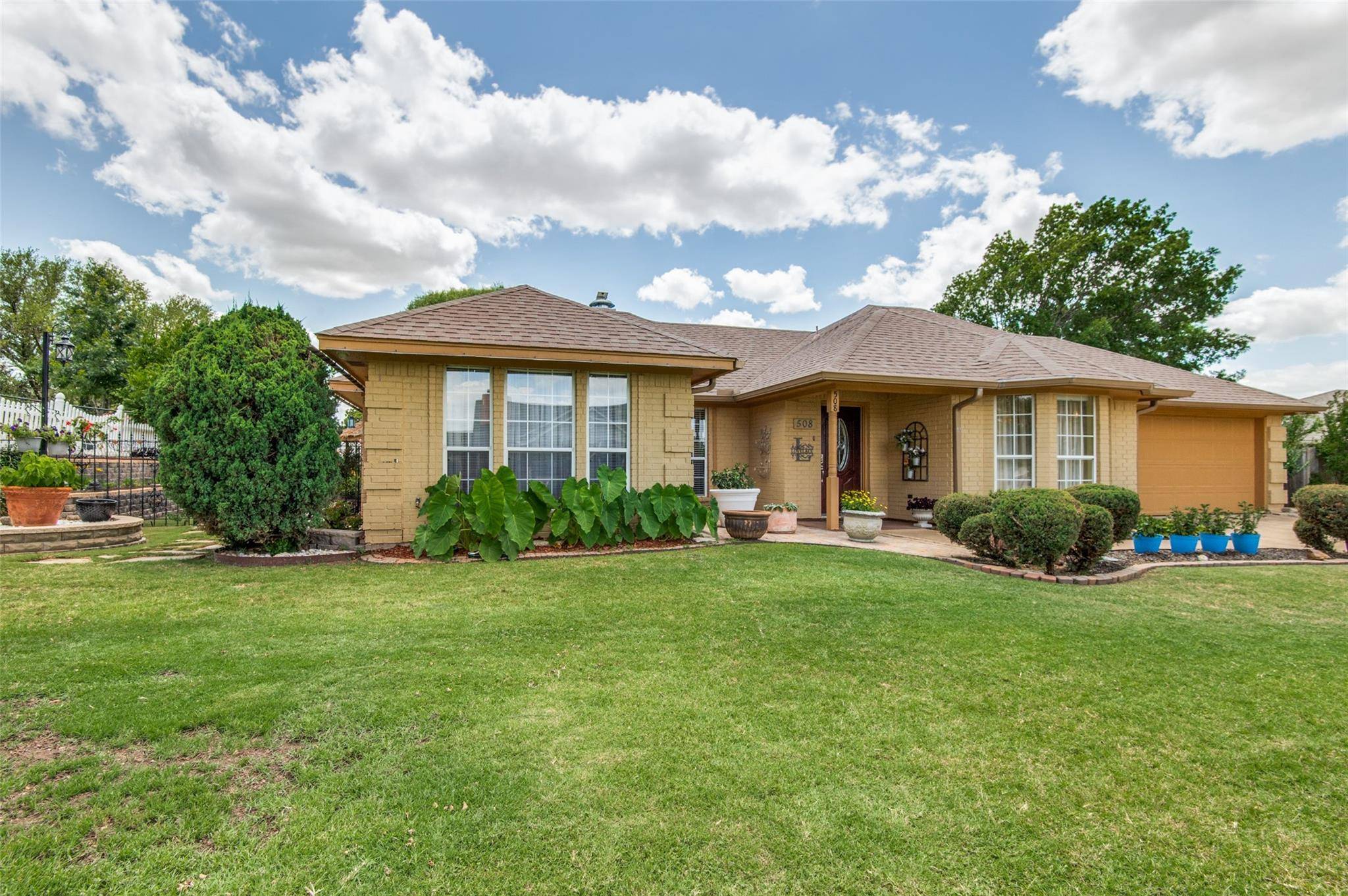 Joshua, TX 76058,508 Hilltop Place