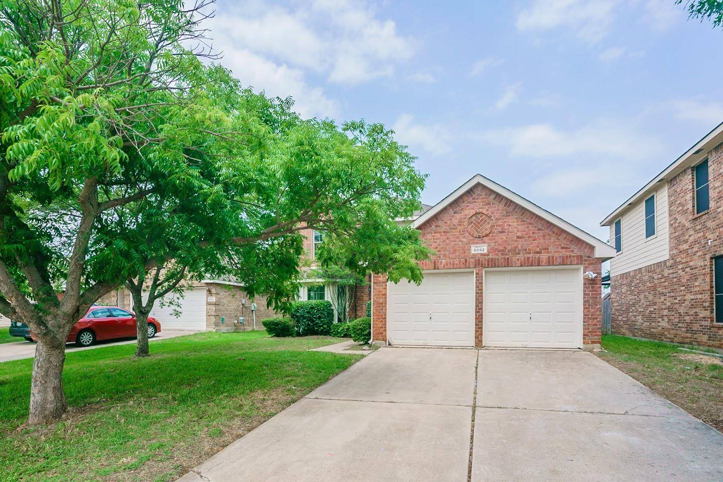 Grand Prairie, TX 75052,5892 Crestview Drive