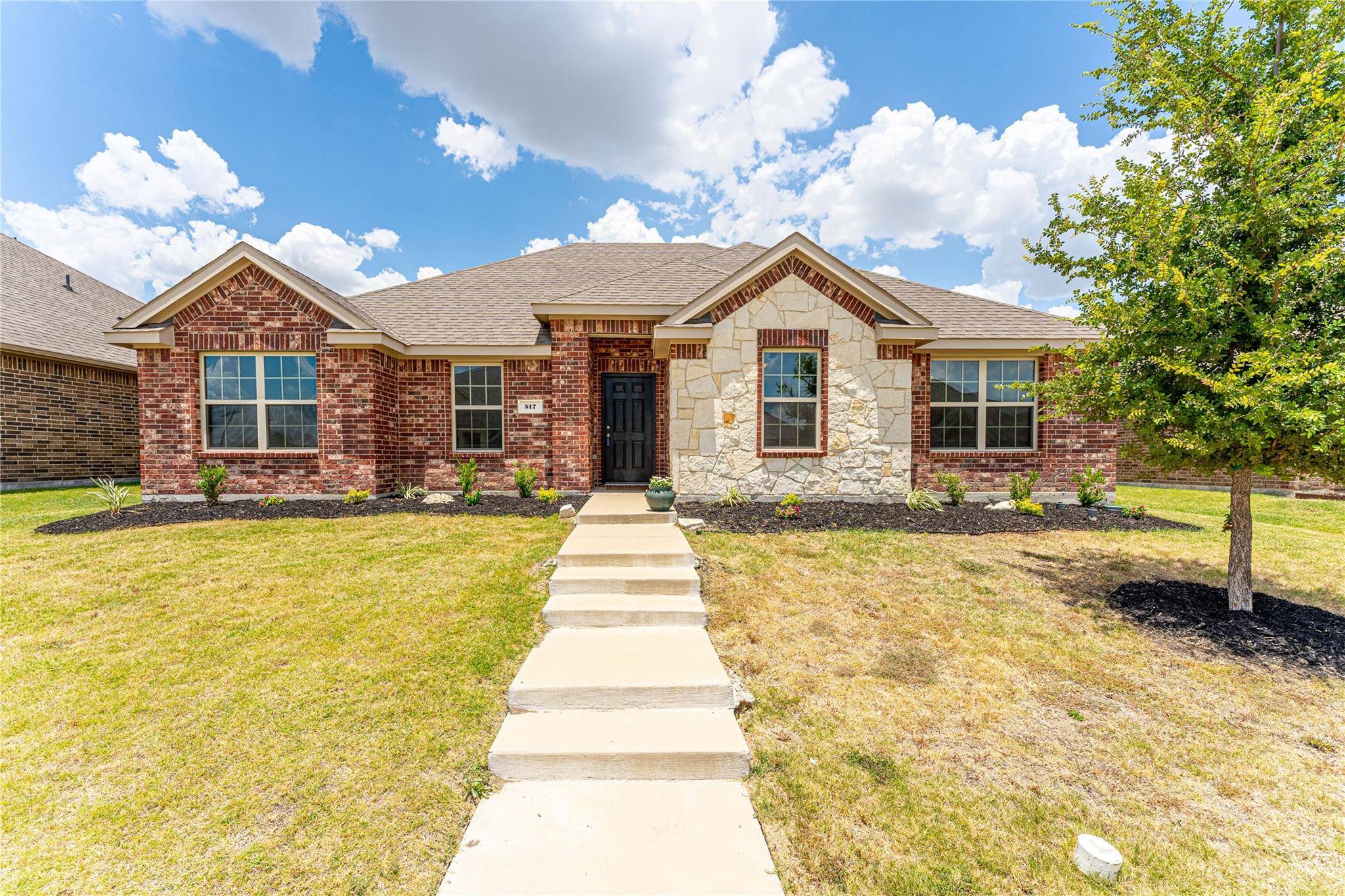 Waxahachie, TX 75165,517 Clearlake Drive