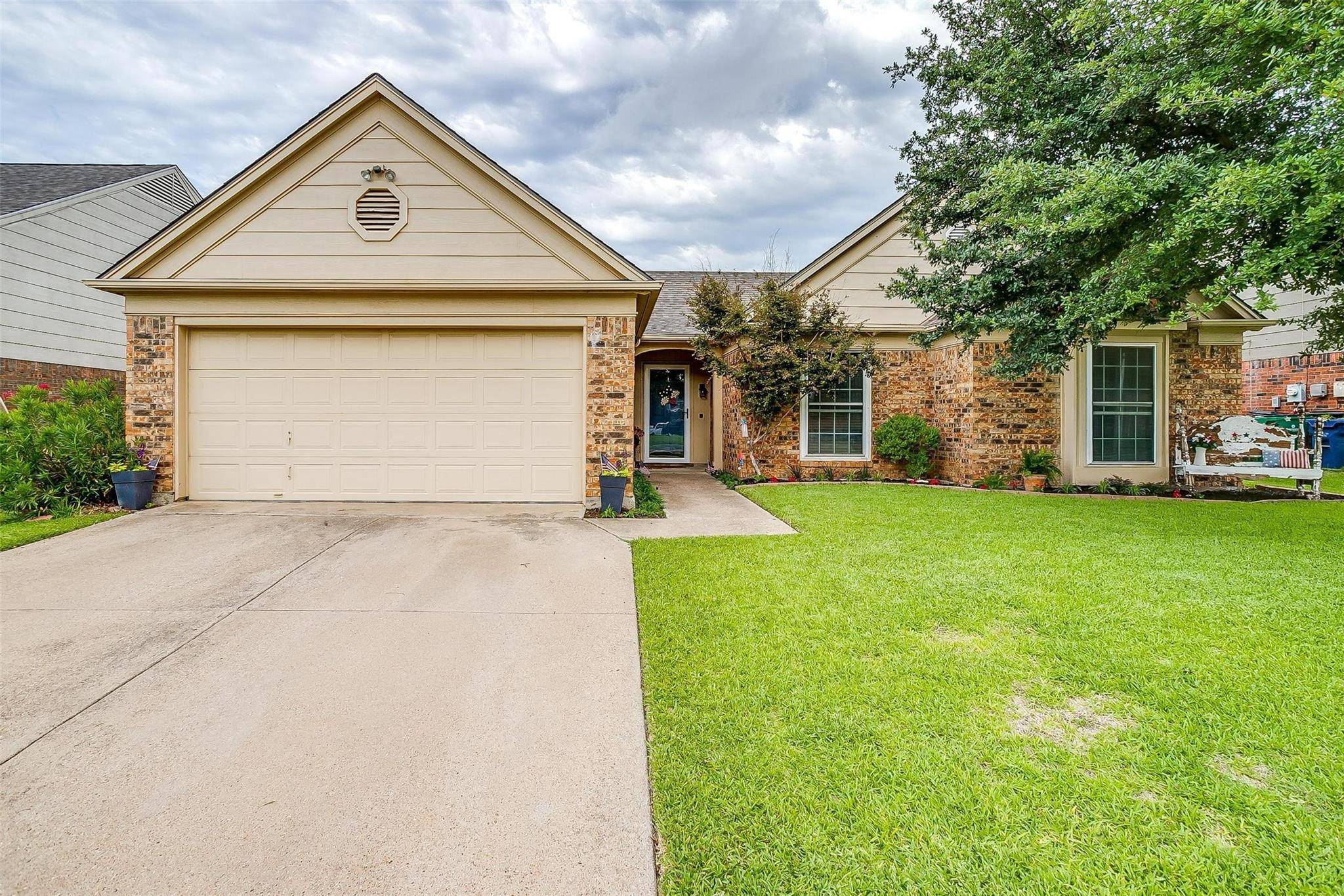 Watauga, TX 76148,7009 Quail Meadow Drive