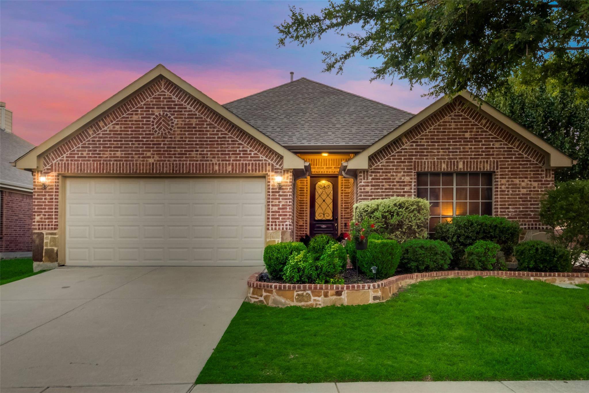 Little Elm, TX 75068,943 Lake Grove Drive