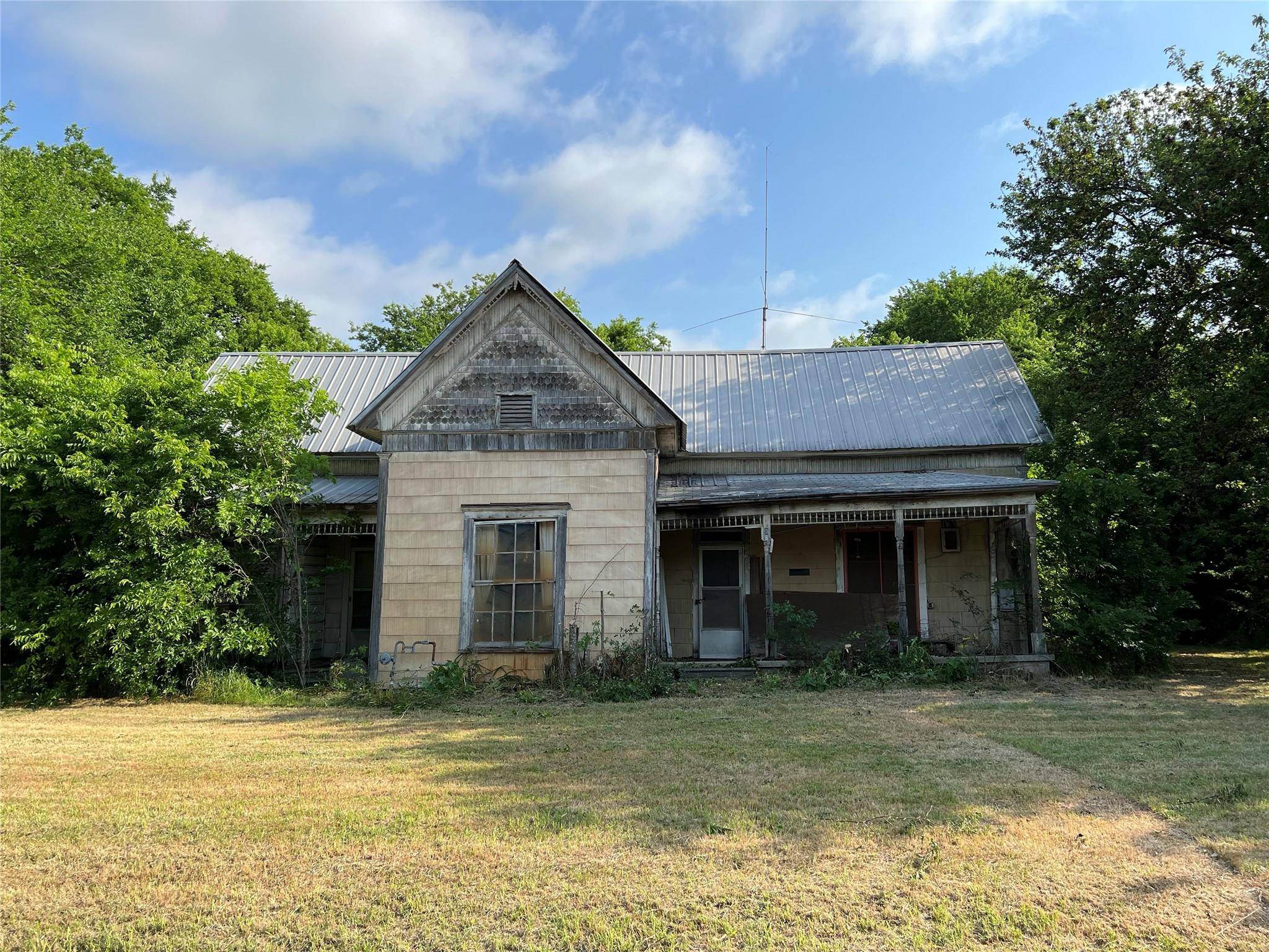 Sadler, TX 76264,108 W Pecan