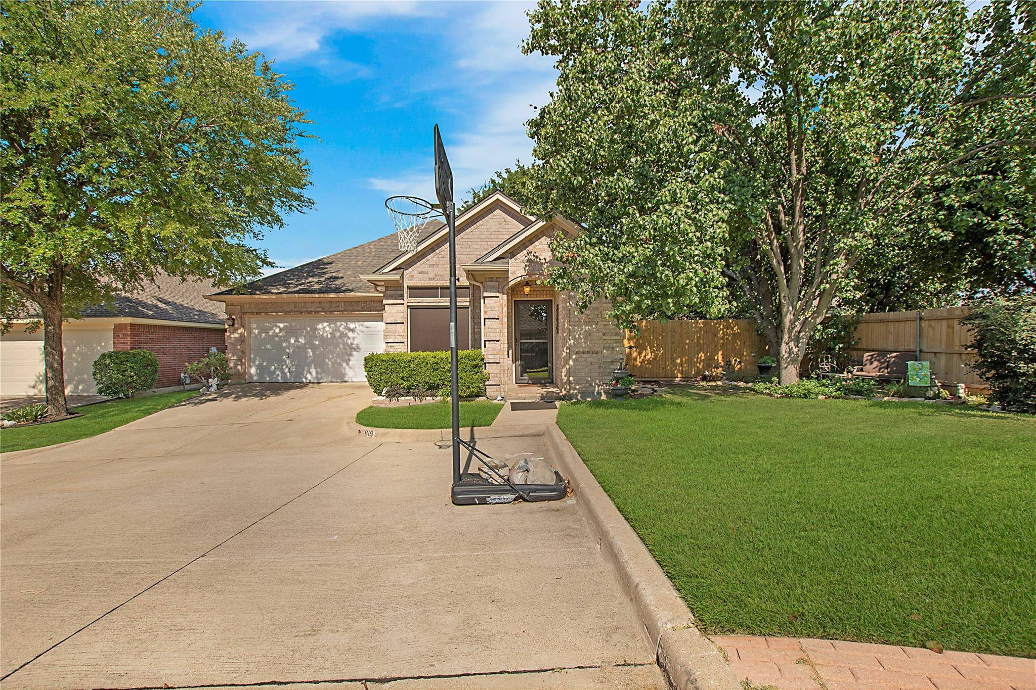 Euless, TX 76039,819 Bridle Drive