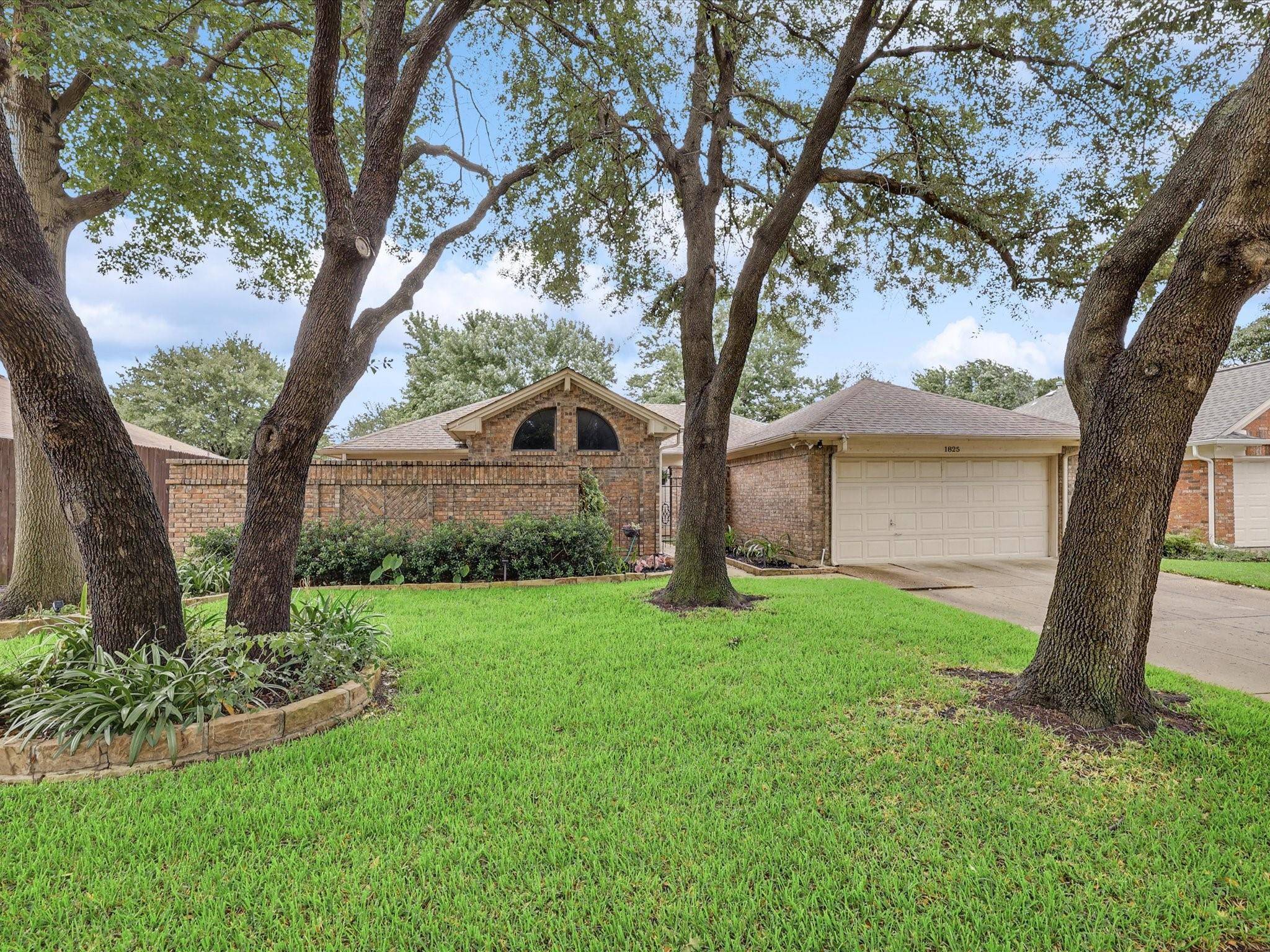 Grapevine, TX 76051,1825 Greenhaven Lane