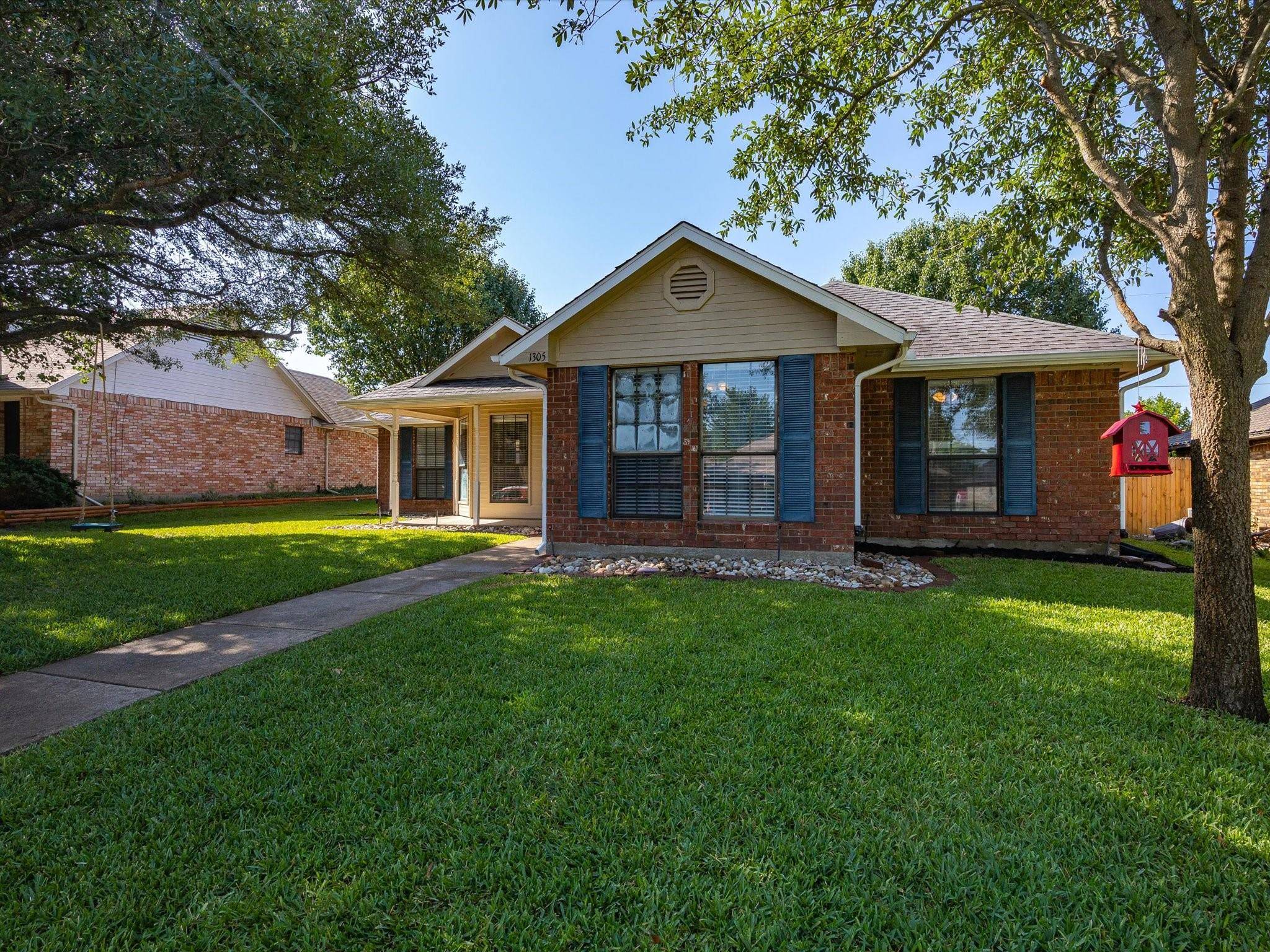 Ennis, TX 75119,1305 Casa Linda Street