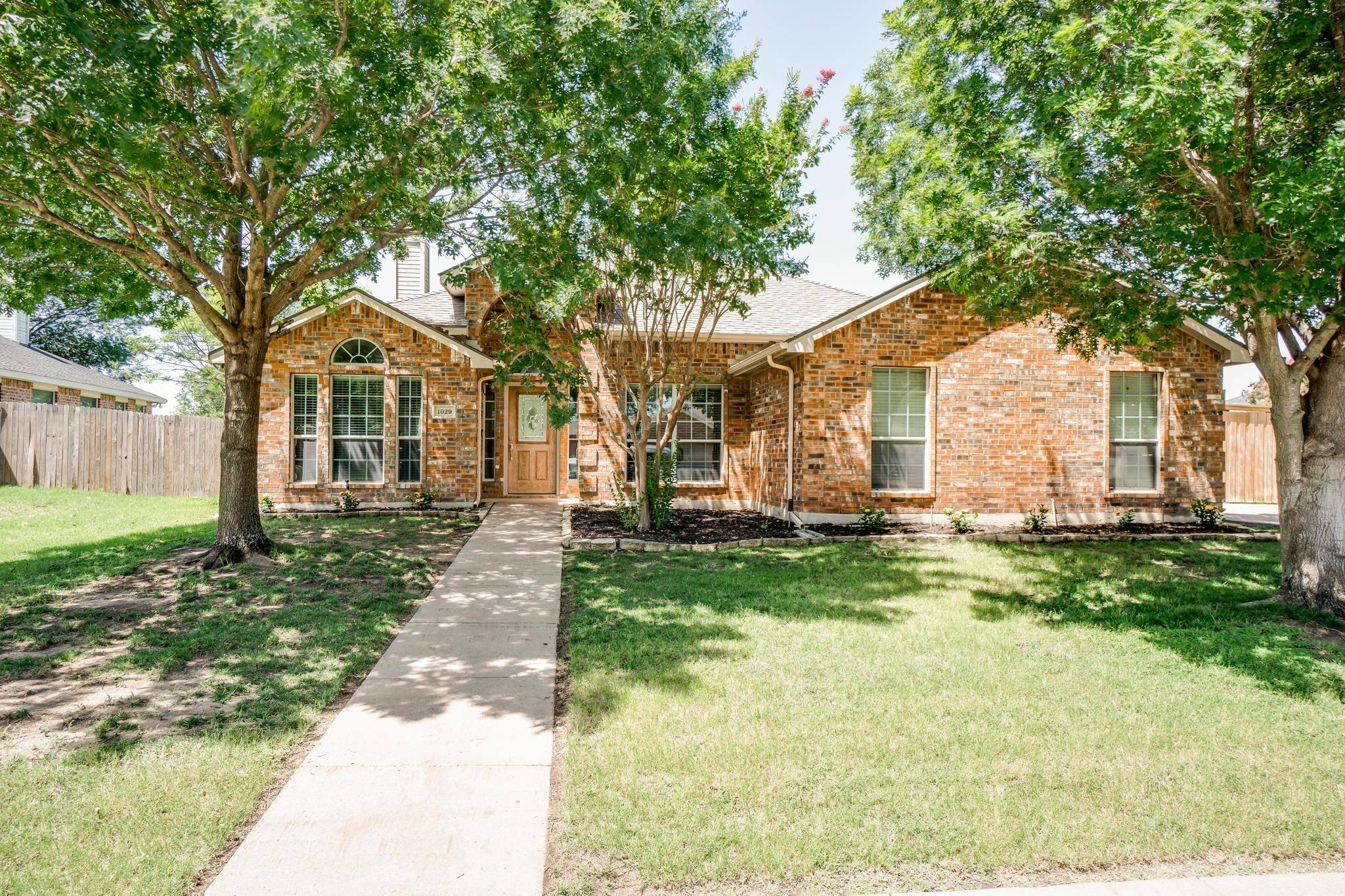 Burleson, TX 76028,1029 Benjamin Drive