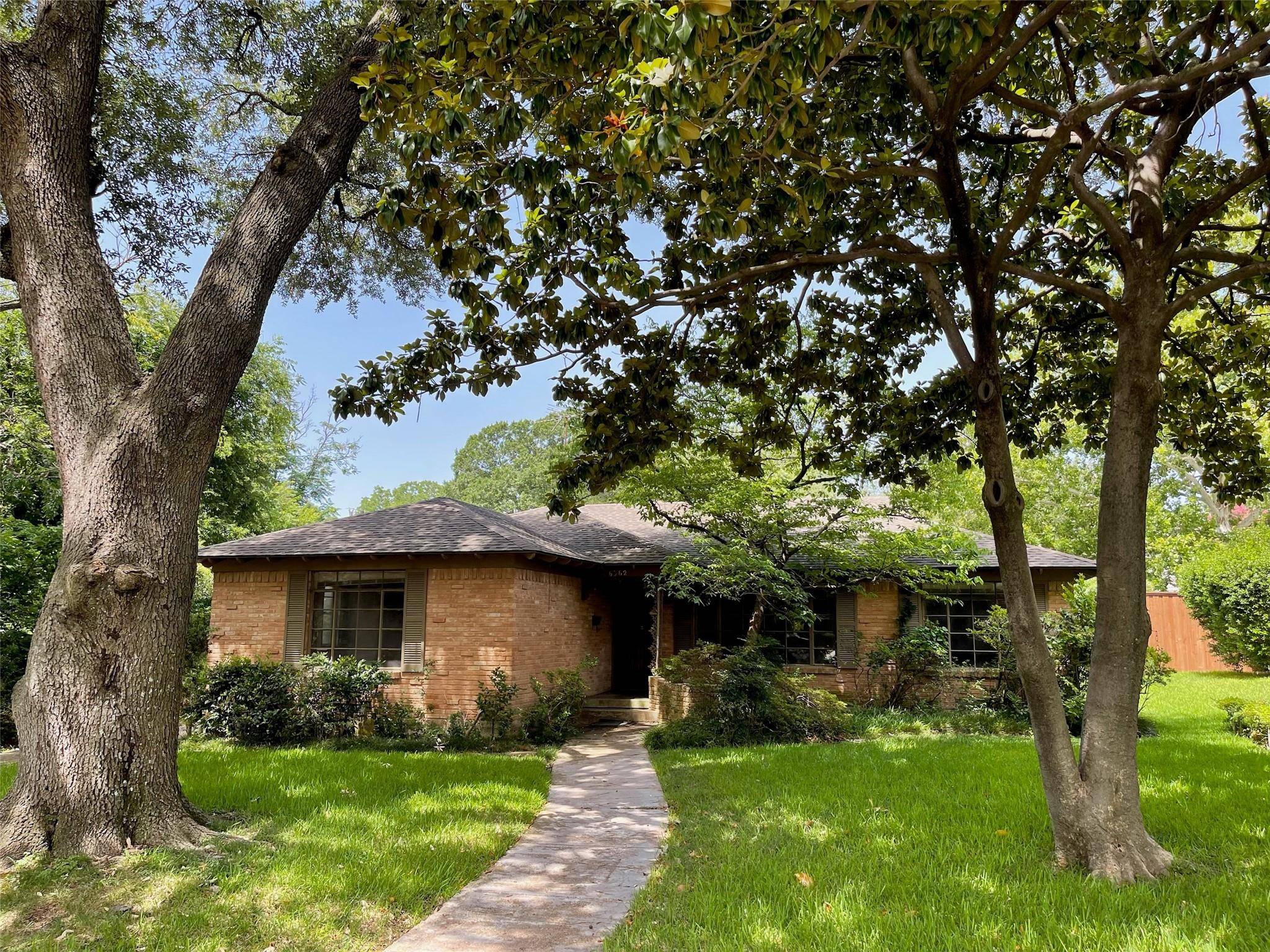 Dallas, TX 75214,6362 Saratoga Circle