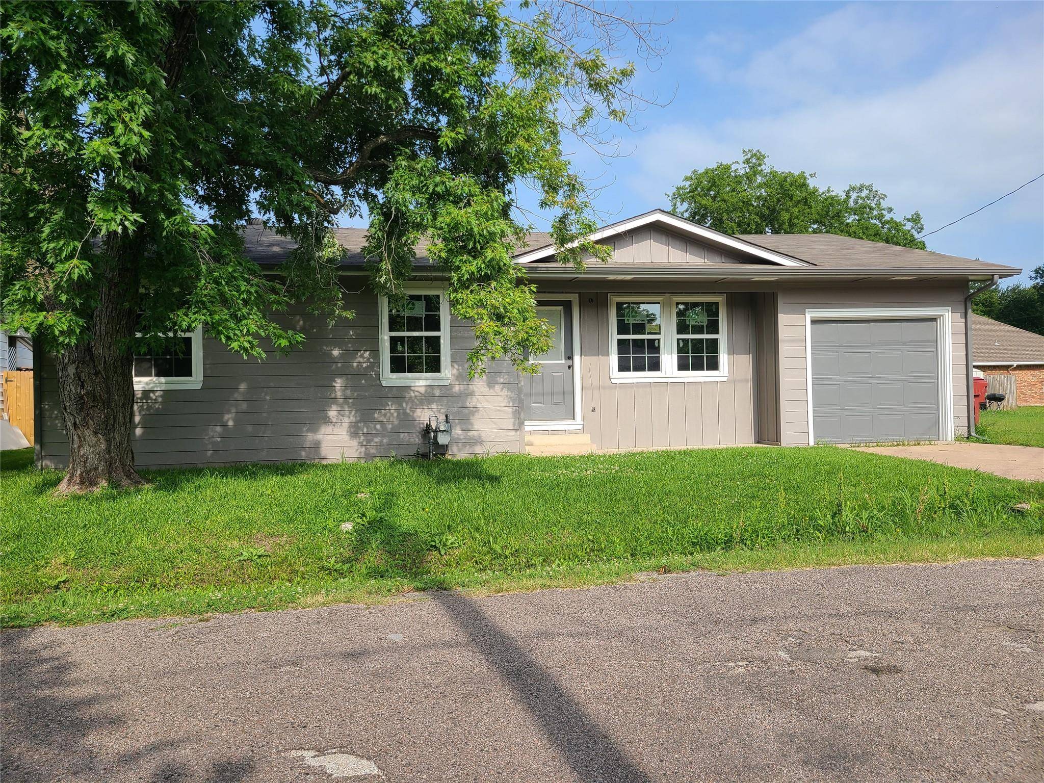 Bonham, TX 75418,1003 Pecan Street