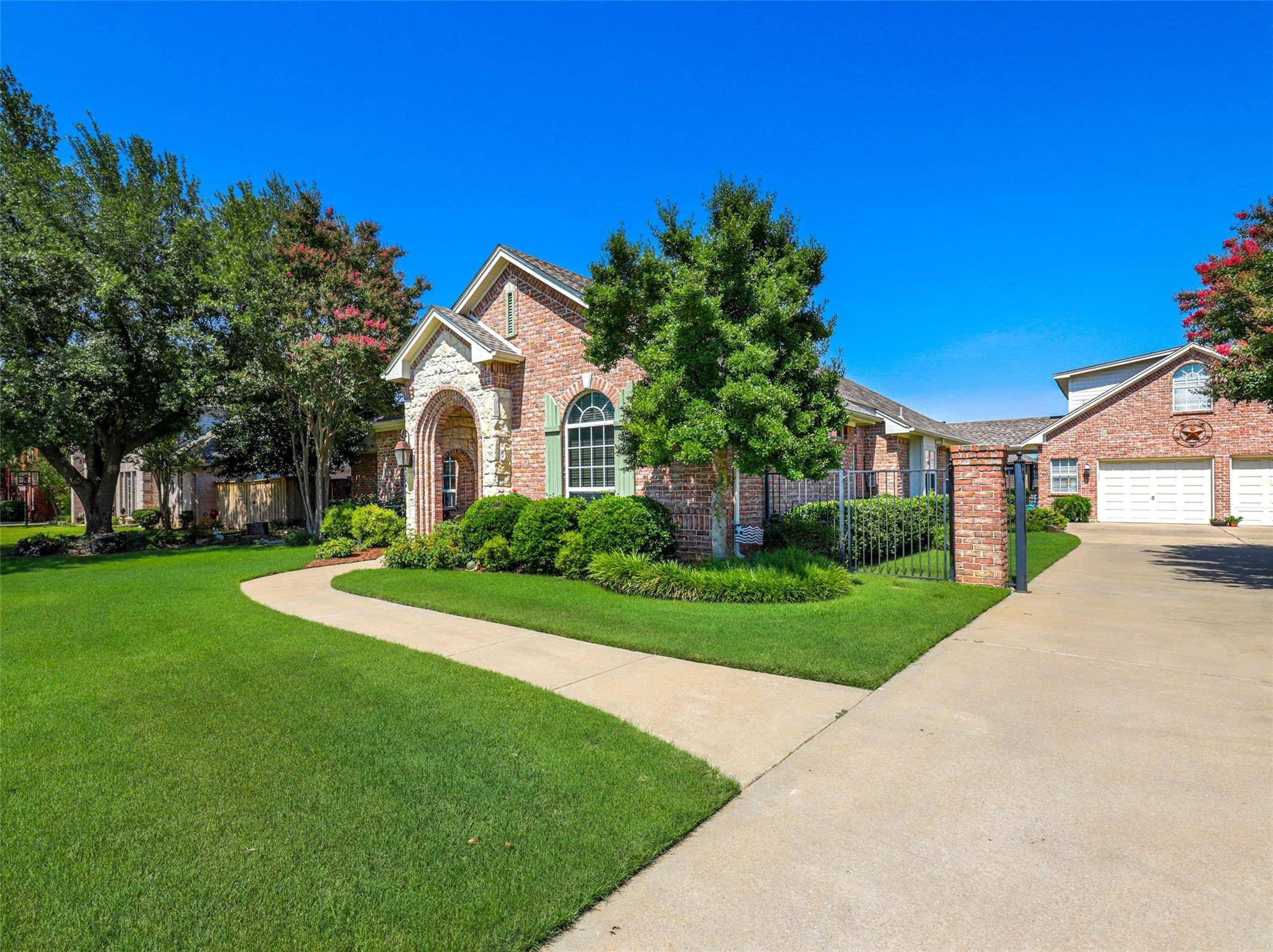 Burleson, TX 76028,1021 Garden Ridge Drive