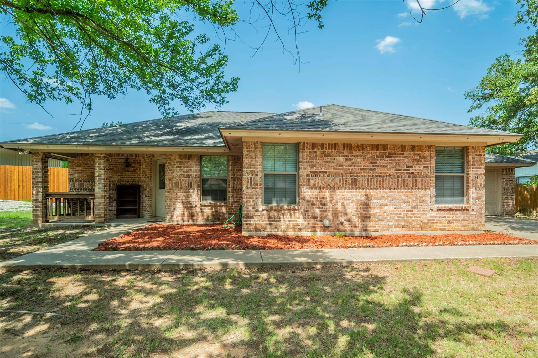 Azle, TX 76020,413 Maplewood Street