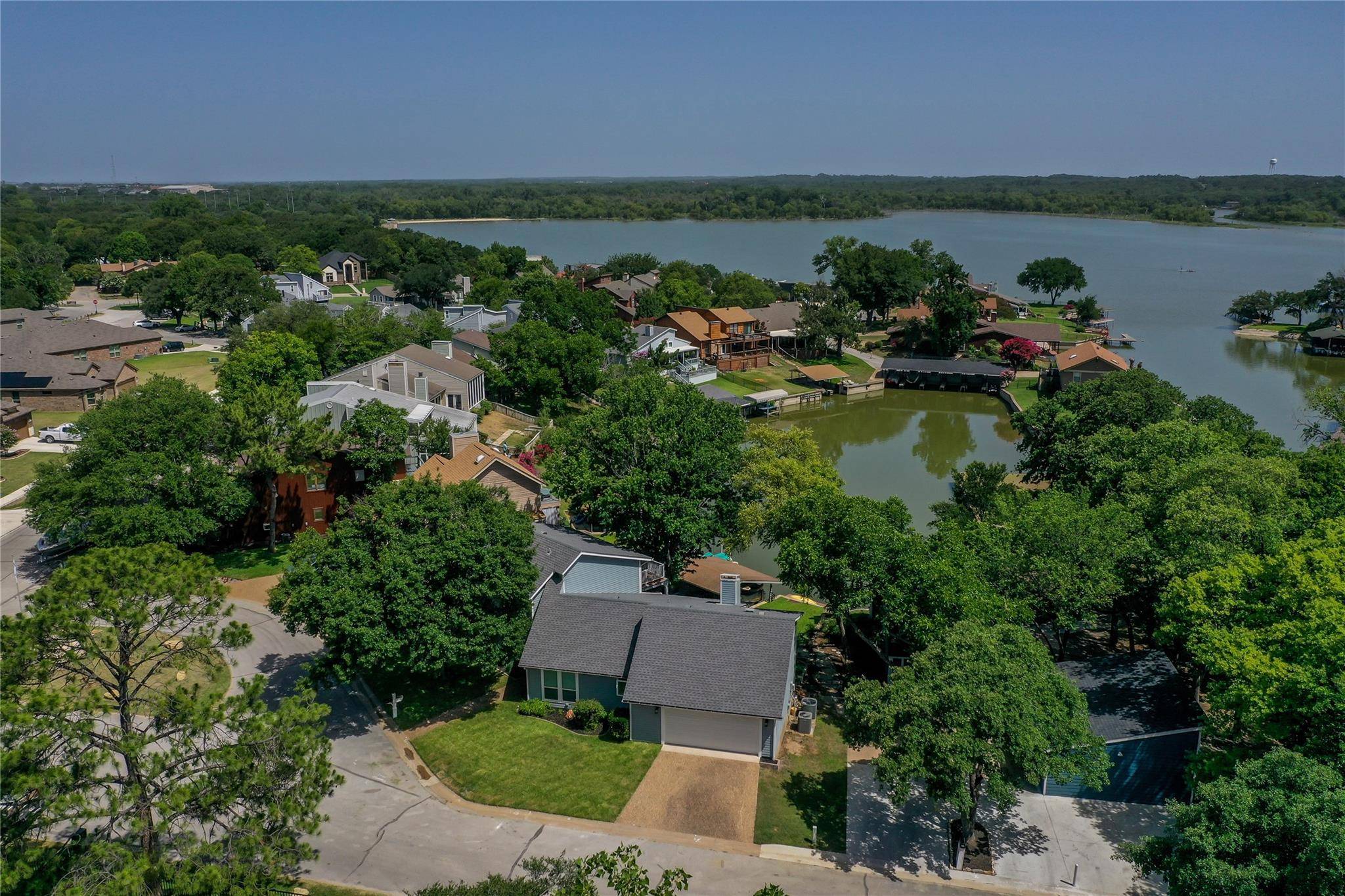 Azle, TX 76020,512 Harbor Drive S