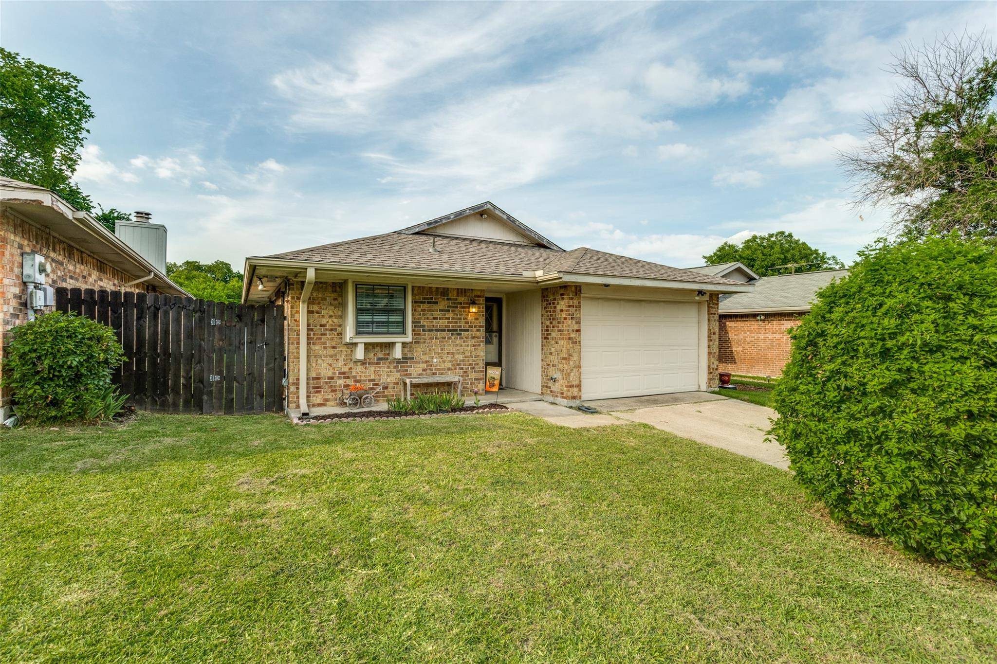 Garland, TX 75043,5421 Knollridge Drive