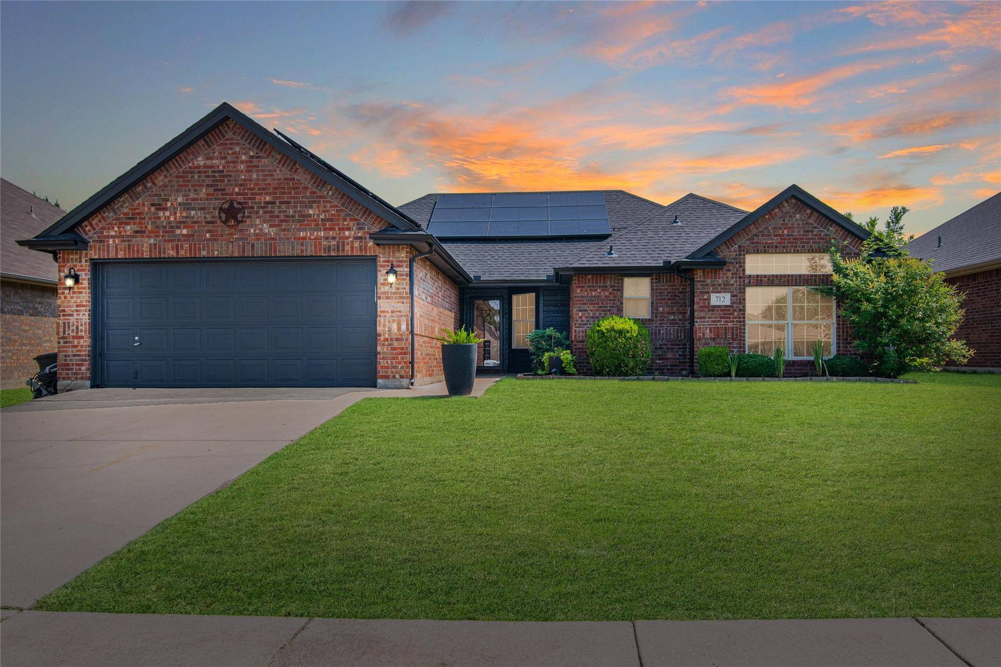 Burleson, TX 76028,712 Blue Marlin Drive