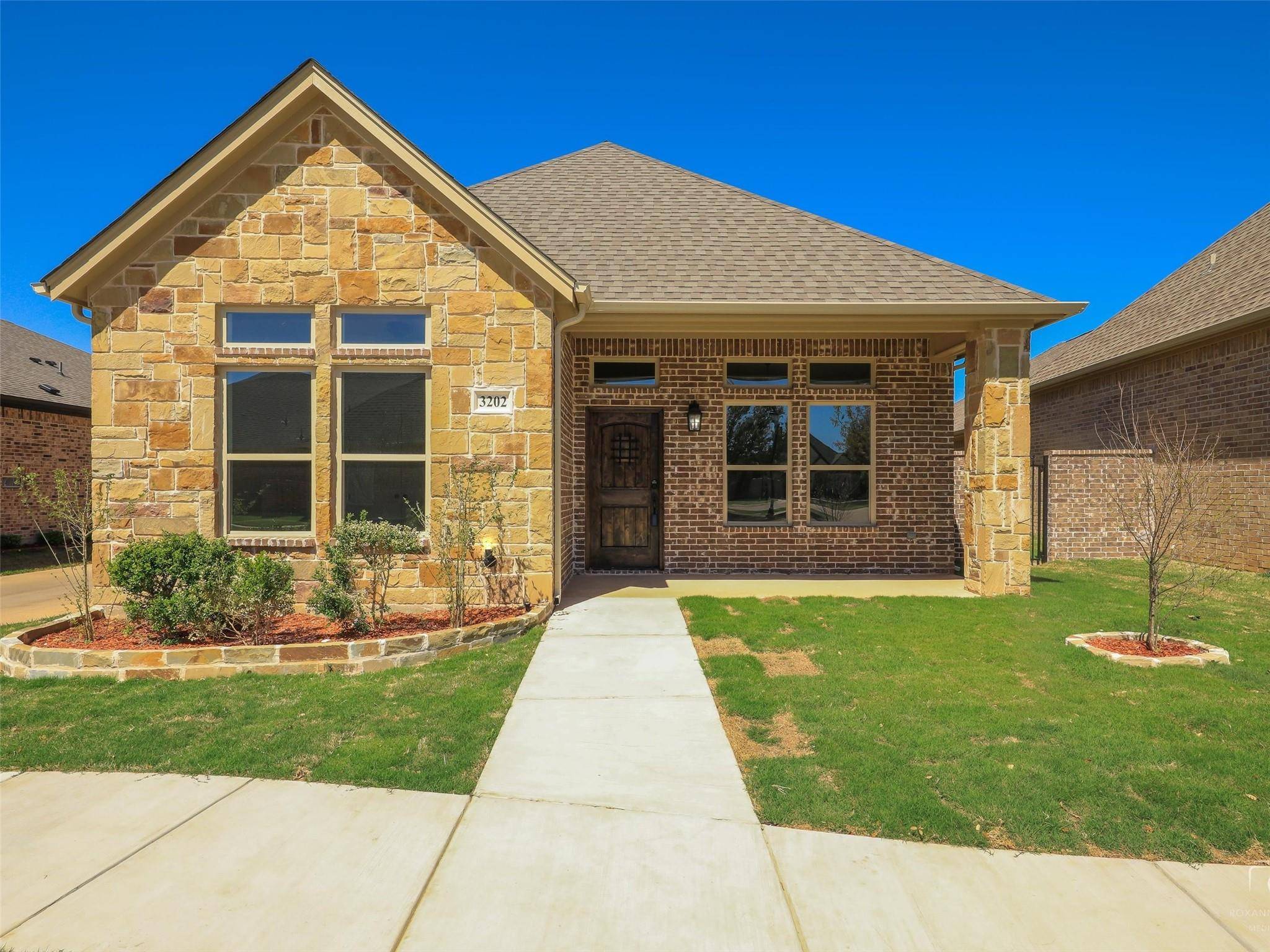 Granbury, TX 76049,3202 Fountain Way