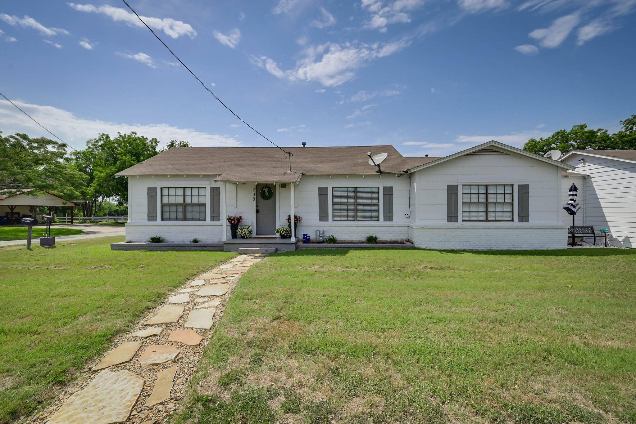 Blooming Grove, TX 76626,208 W College Street