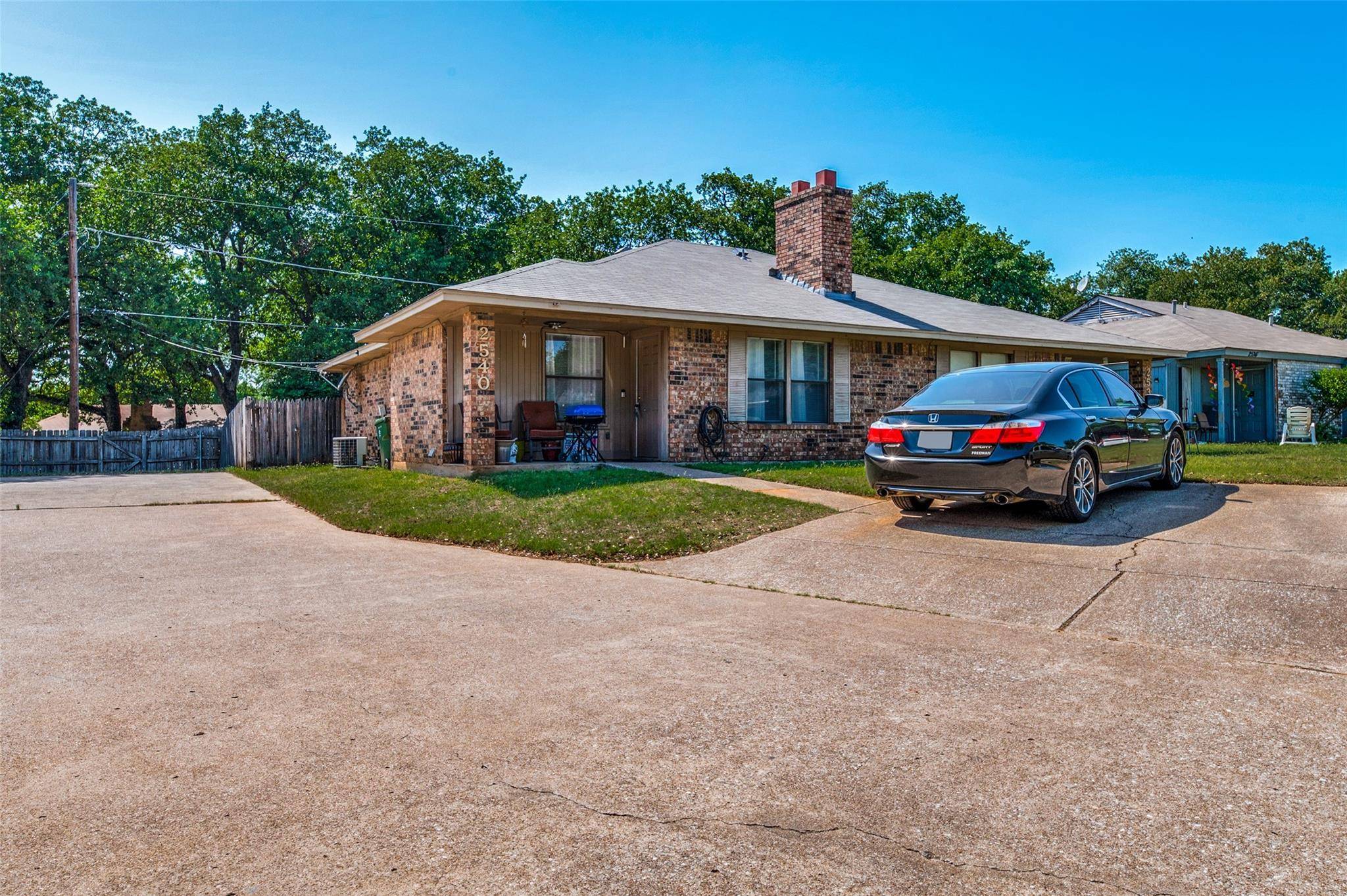 Arlington, TX 76015,2538 Windy Pine Lane