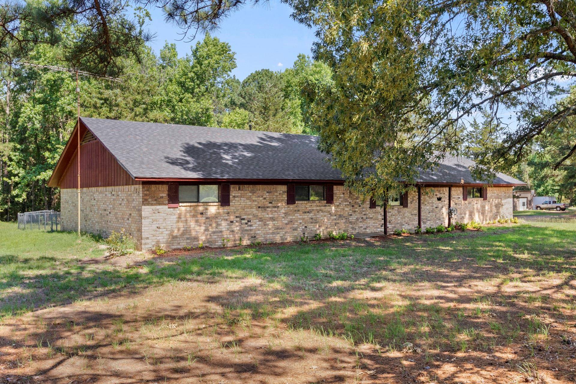 Bogata, TX 75417,1116 County Road 1425