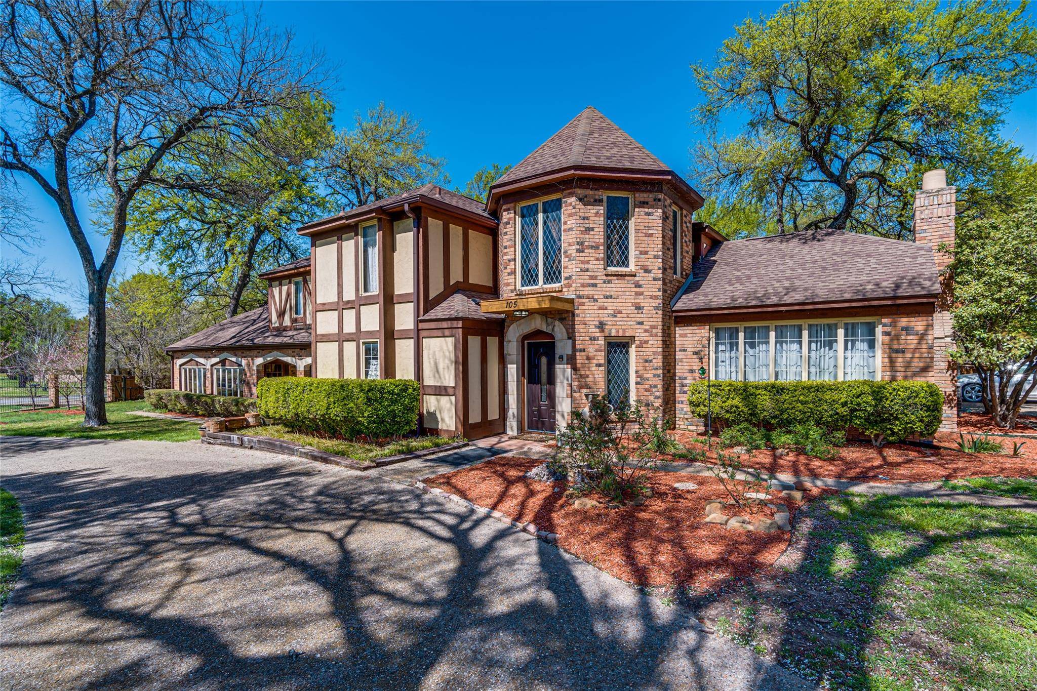 Oak Leaf, TX 75154,105 Woodhaven Court