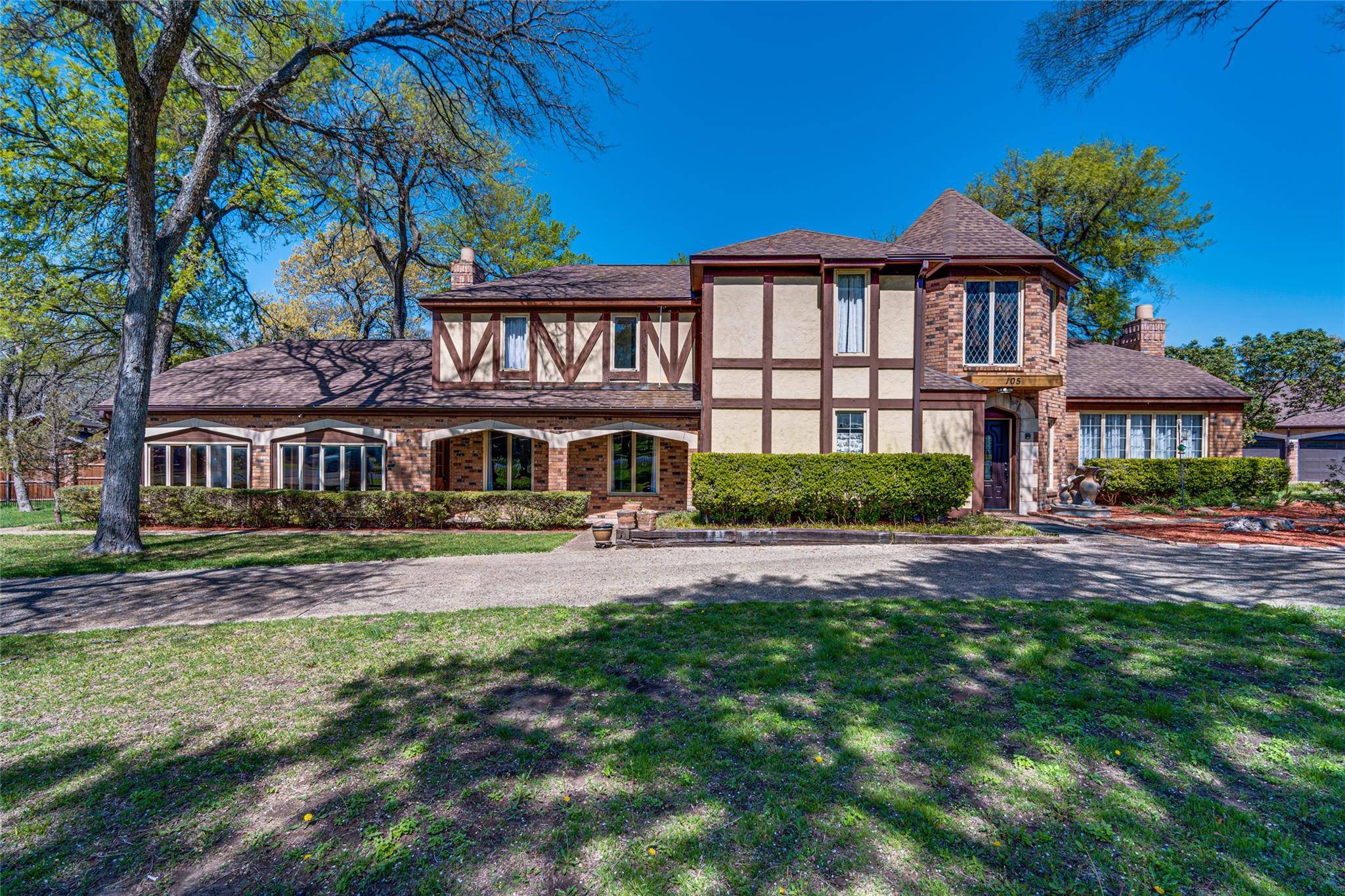 Oak Leaf, TX 75154,105 Woodhaven Court